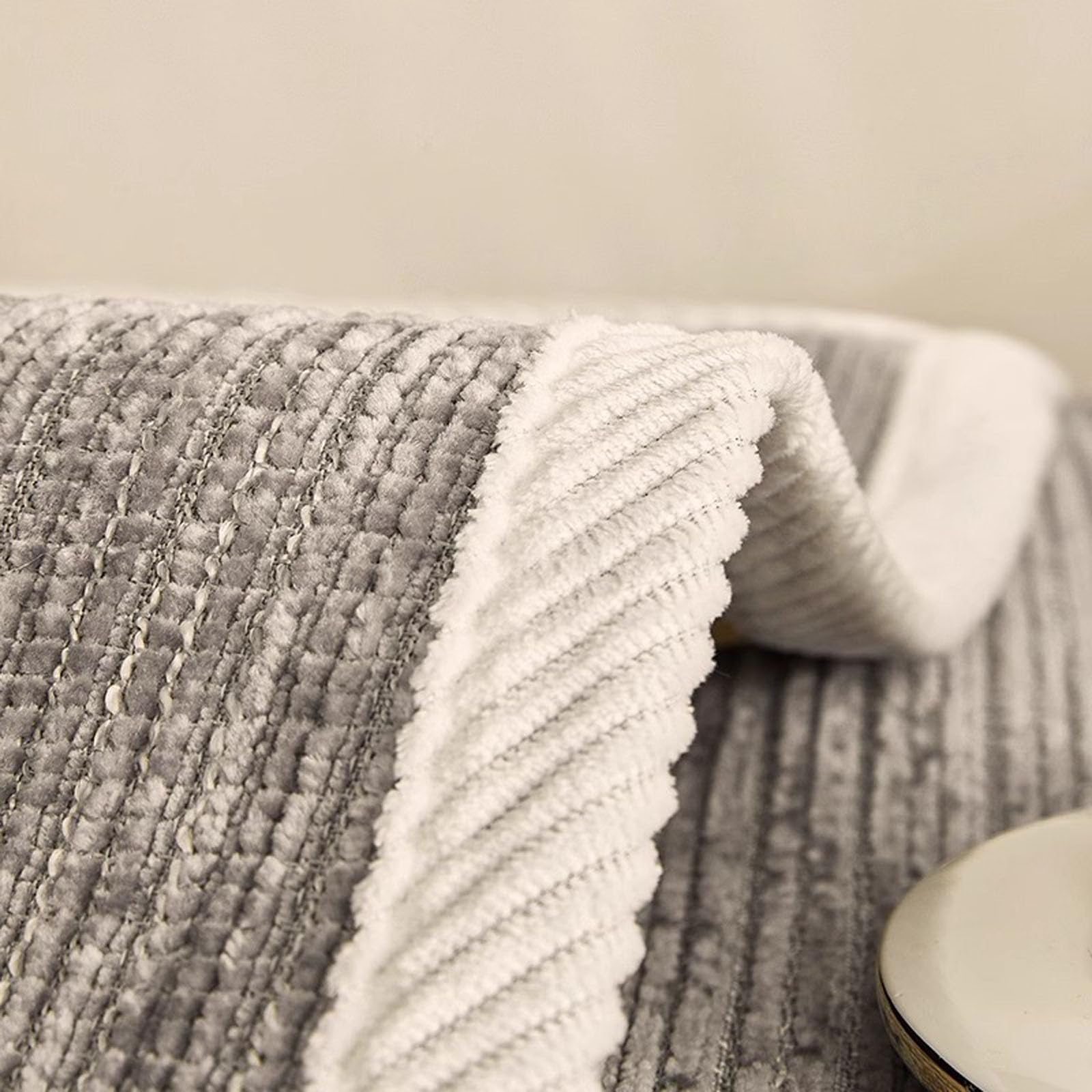 Générique Housse de Canapé Matelassé,Couverture de Canapé Protection Contre Les Chiens et Chats Housses de Coussin de Canape pour Salon Canapés Sectionnel,Light Grey,80x210cm