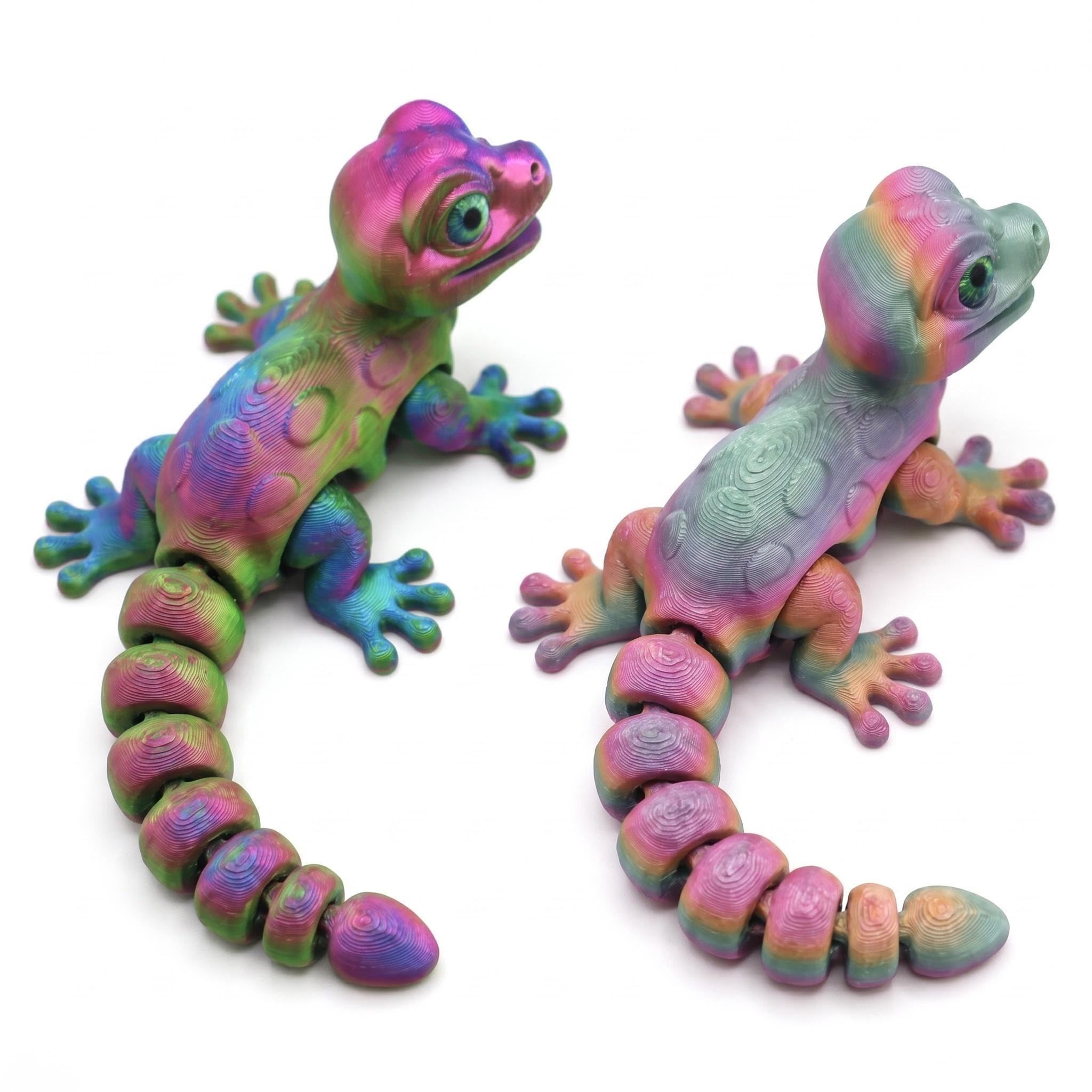 Copbopwn 2Pcs 3D Printed Animals Articulated Gecko Toys Wall Climbing Gecko 3D Printed Lizard Flexible 3D Printed Animals Stress Relief Fidget Toy for Adults Reptile Lovers Home Office Gift (Candy)