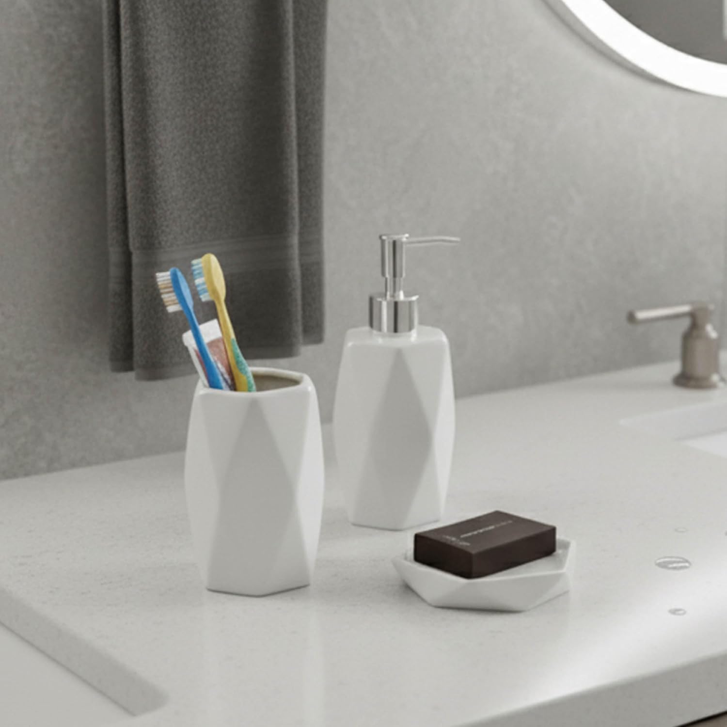Diamond Bathroom Accessory Set 4-Pieces White