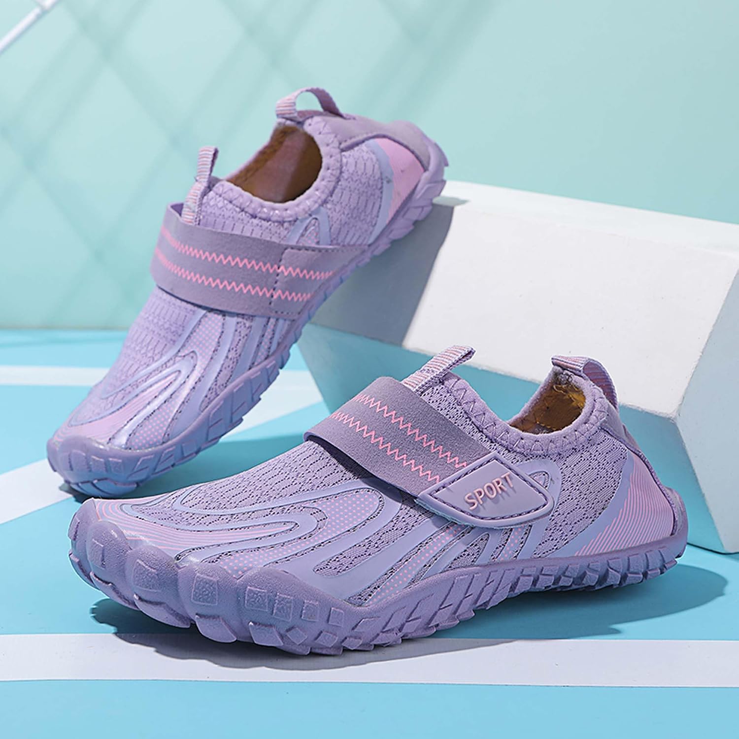 Kid's Water Shoes Boys and Girls Classic Buckle Beach Shoes Quick Drying Surfing Sports Shoes Lightweight Carrying Indoor Swimming Pool Shoes Non Slip and Breathable Barefoot Shoes