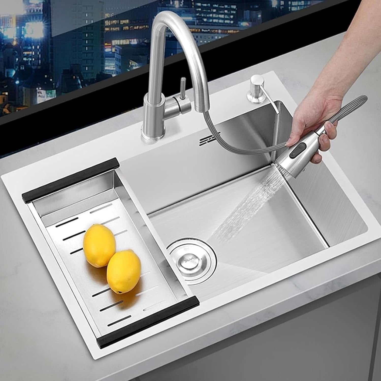 Évier de cuisine en acier inoxydable simple bac sous plan avec robinet douchette