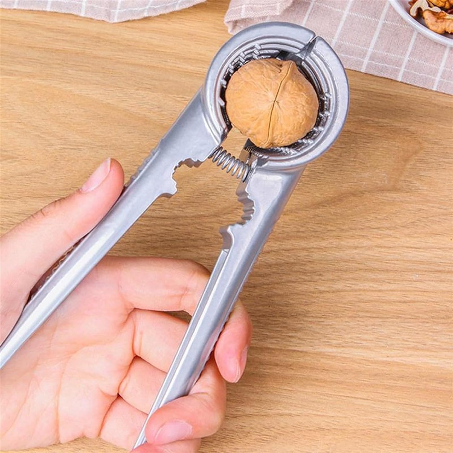 Nutcracker, Chestnut Cracker Nut Crackers Chestnut Opener Multifunctional Chestnut Walnut Nutcracker for Pecan Walnut Almonds Hazelnuts (Silver)