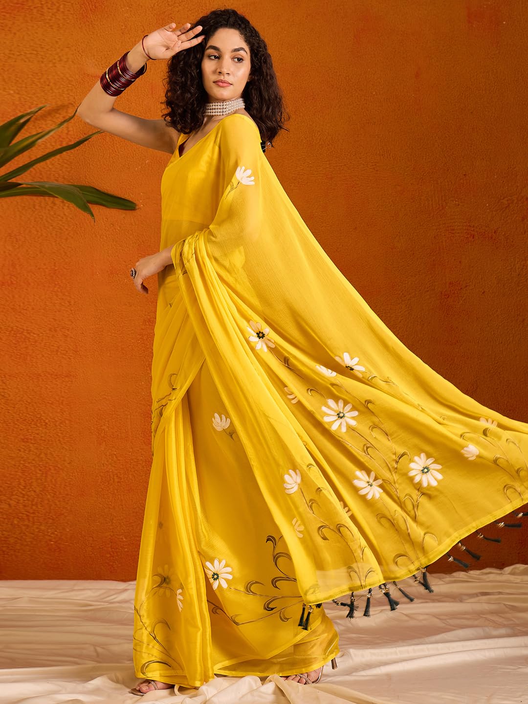SAREE MALL Women's Yellow Chiffon Daisy Floral hand paint Tassel Pallu Lightweight Summer Saree 2