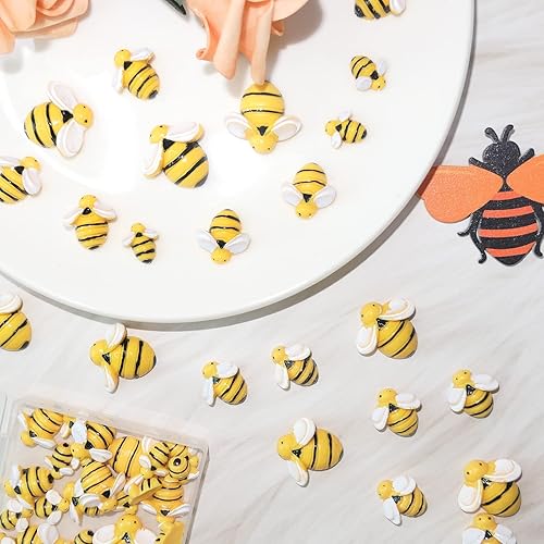 Miniatura 3 de HADDIY Pequeñas abejas artesanales, 50 piezas pequeñas de resina plástica para adornos y decoración de mesa de fiesta de cumpleaños con temática de