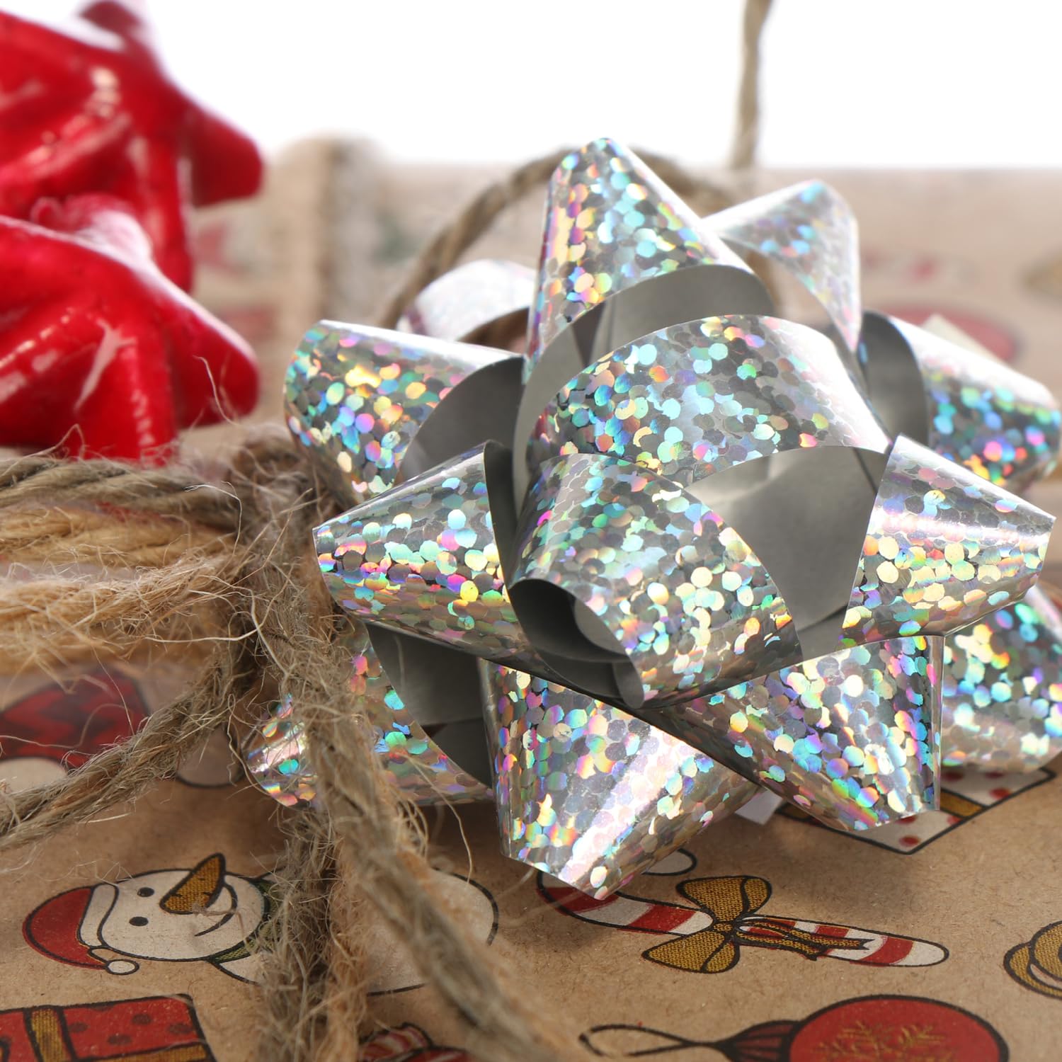 COM-FOUR® 100x Nœuds cadeaux dans de superbes couleurs - nœuds prêts à l'emploi autocollants avec paillettes - décorer (100 pièces - paillettes - 4 couleurs)