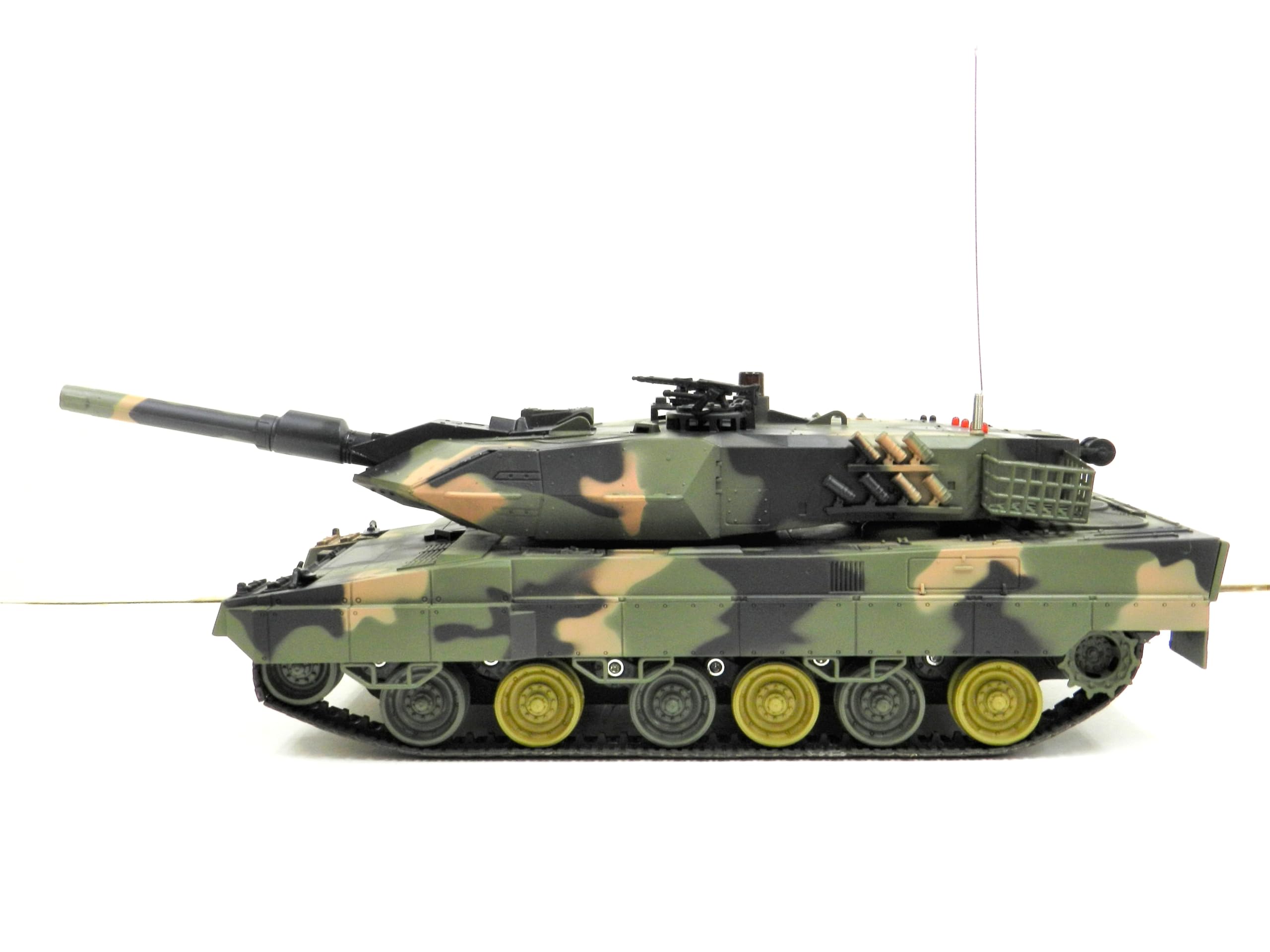 Amazon.co.jp: ヘンロン 2.4GHz 1/24スケール BB弾発射 赤外線バトル
