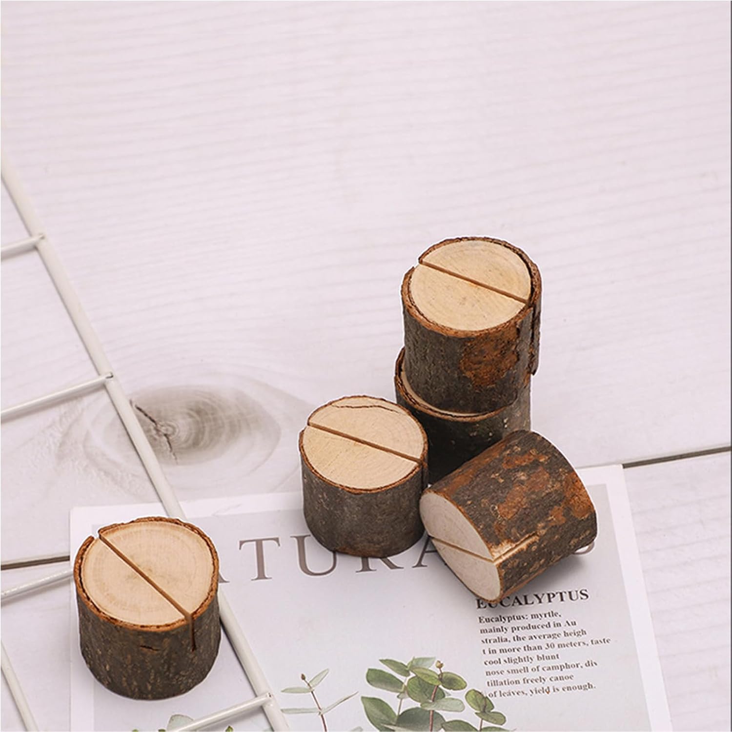 100 Pack Rustic Wooden Place Card Holders with 100 Kraft Cards, Table Number Holder, Photo Display Stand, Memo Card, Food Label Holder for Wedding, Party, Craft