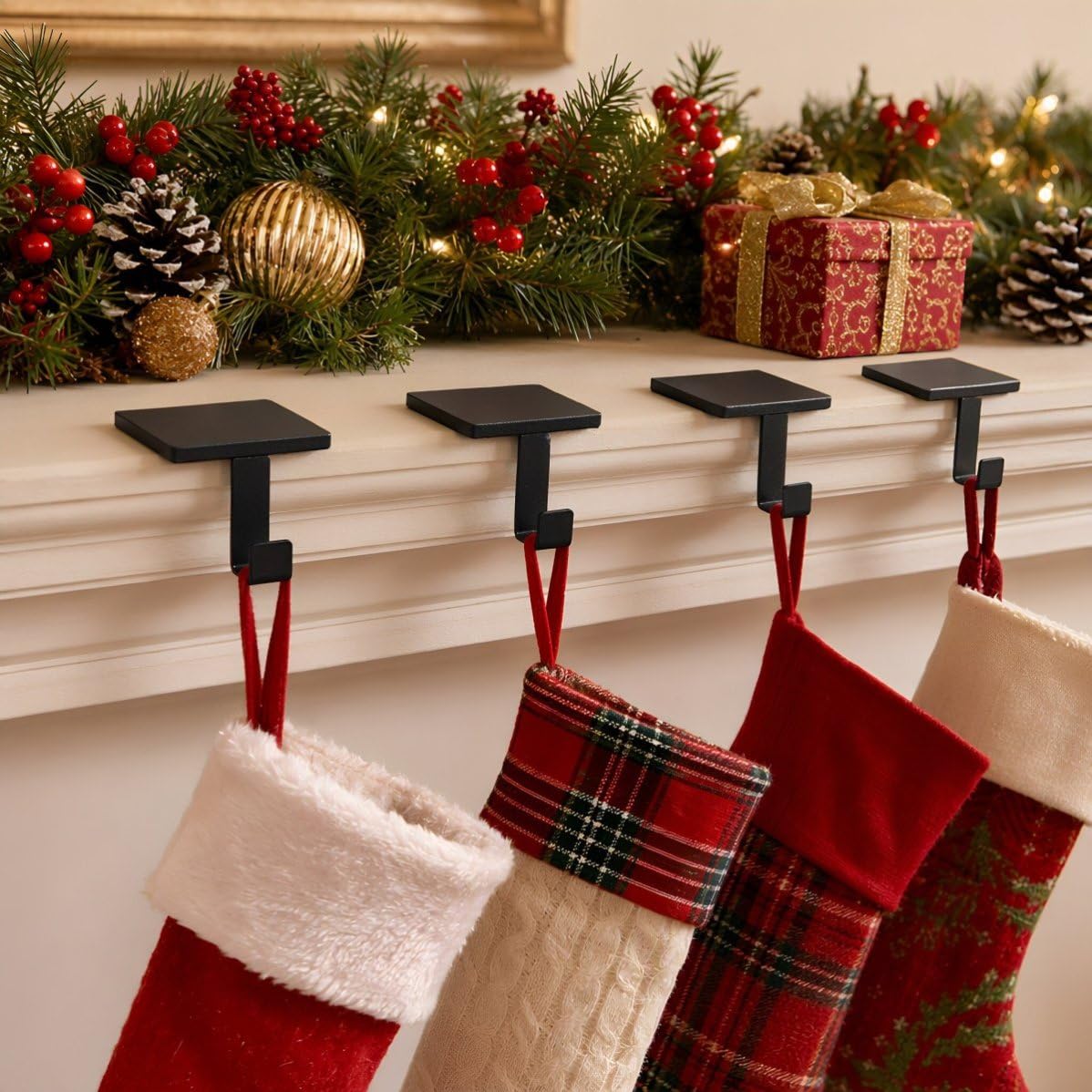 Hemobllo 4 Piezas Colgador de Calcetines Navideños de Hierro Negro para