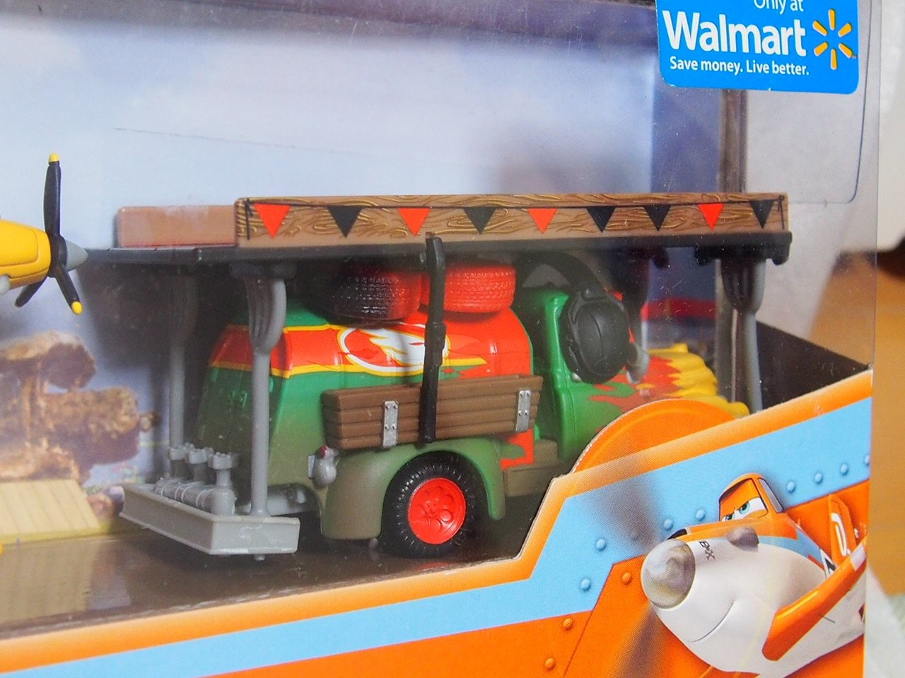 Amazon.com: Disney Planes Vitaminamulch Gift Pack : Toys & Games