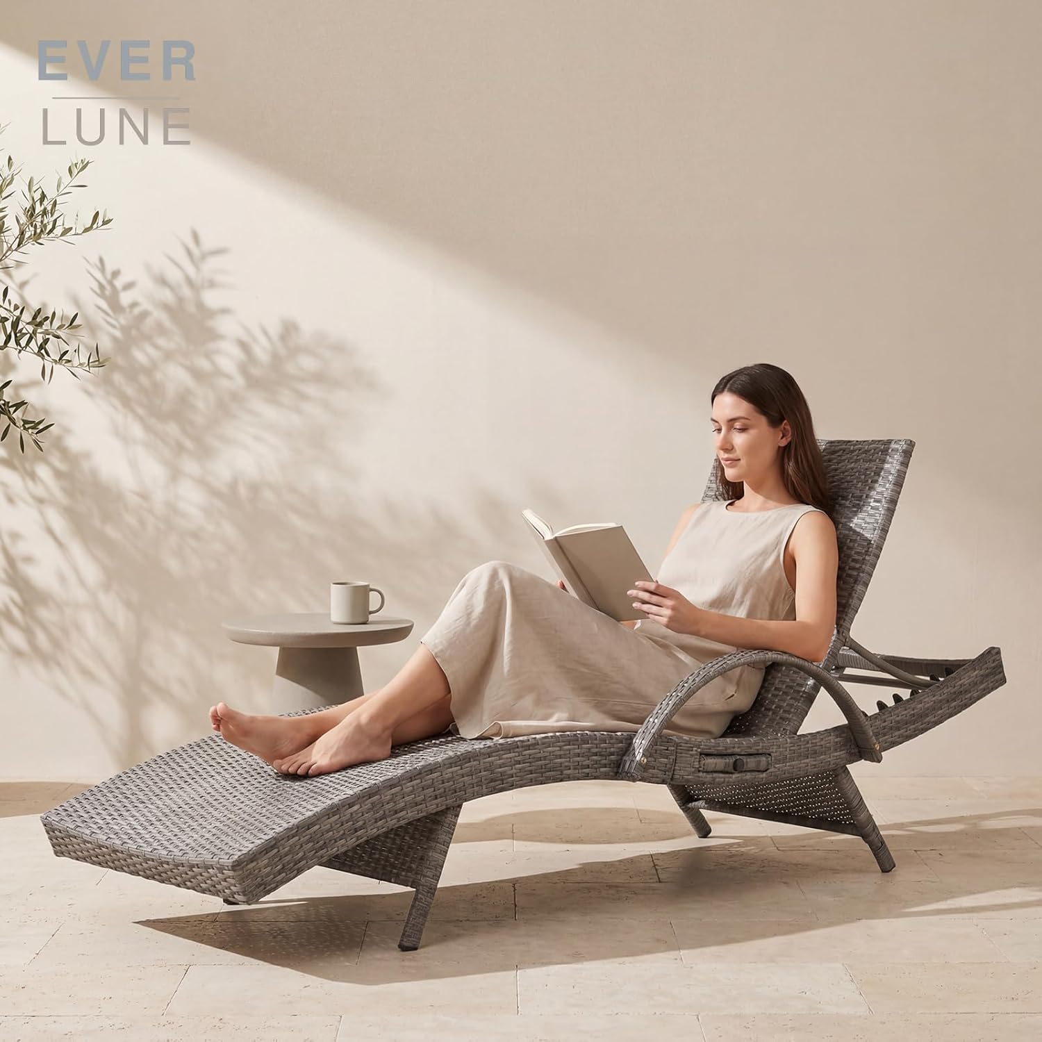 Set of 2 Gray Outdoor Chaise Lounge Chairs, Wicker Patio Lounge Chairs with Adjustable Backrest and Armrests, Durable PE Rattan Pool Chair for Patio, Poolside and Garden