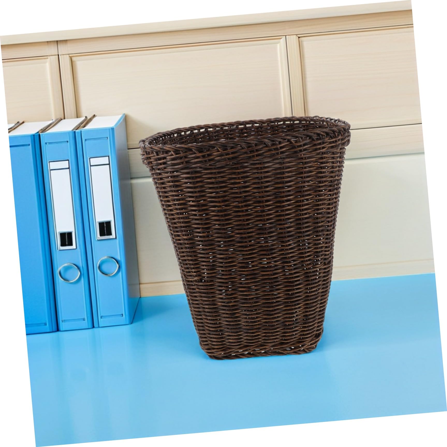 DECHOUS Cestino per Rifiuti da Scrivania in Rattan Sintetico, Cestino Piccolo Vintage per Carta Straccia, Contenitore per Rifiuti da Ufficio e Casa Design Compatto e Facile da Pulire
