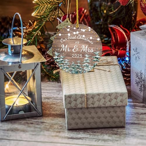 Miniatura 4 de Jnglr Adorno navideño de matrimonio con texto en inglés "Our First Christmas 2025", decoración rústica de Navidad de doble cara, acrílico 3