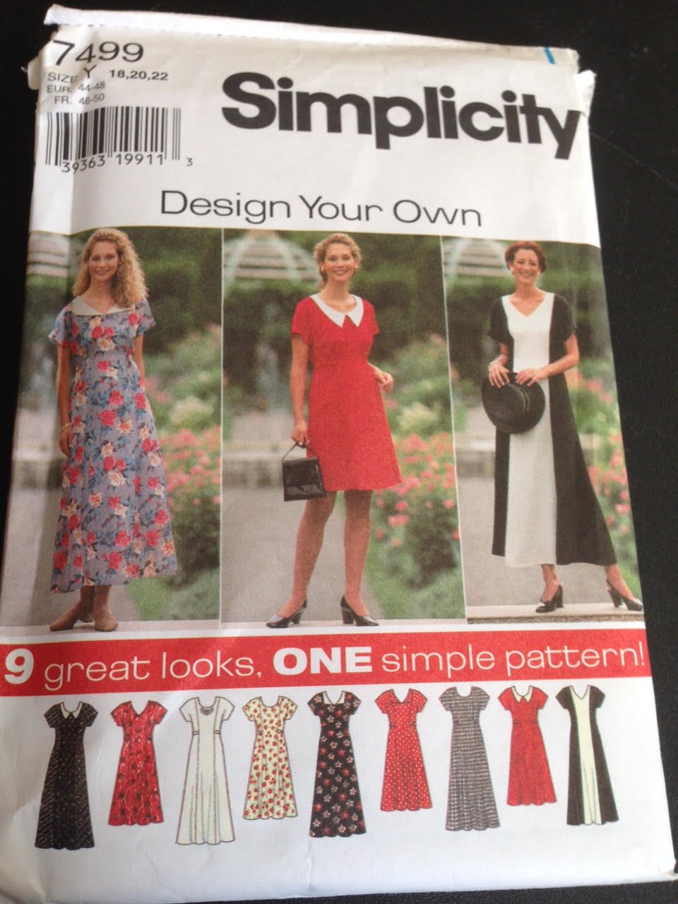 Patron de couture Simplicity 7499 pour petite robe femme en grandes tailles 18, 20 et 22
