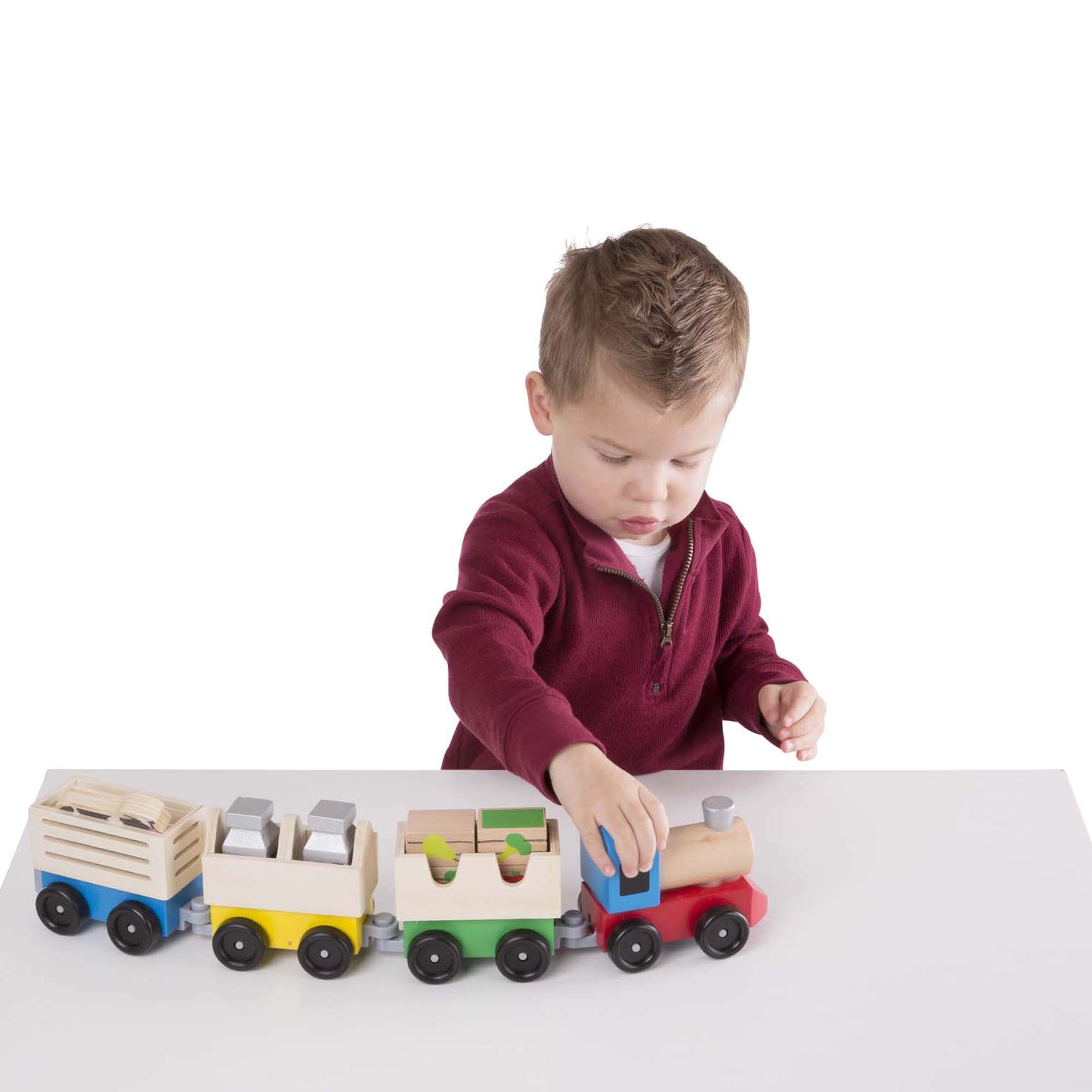 Melissa & Doug Wooden Farm Train Set - Classic Wooden Toy (3 linking cars)