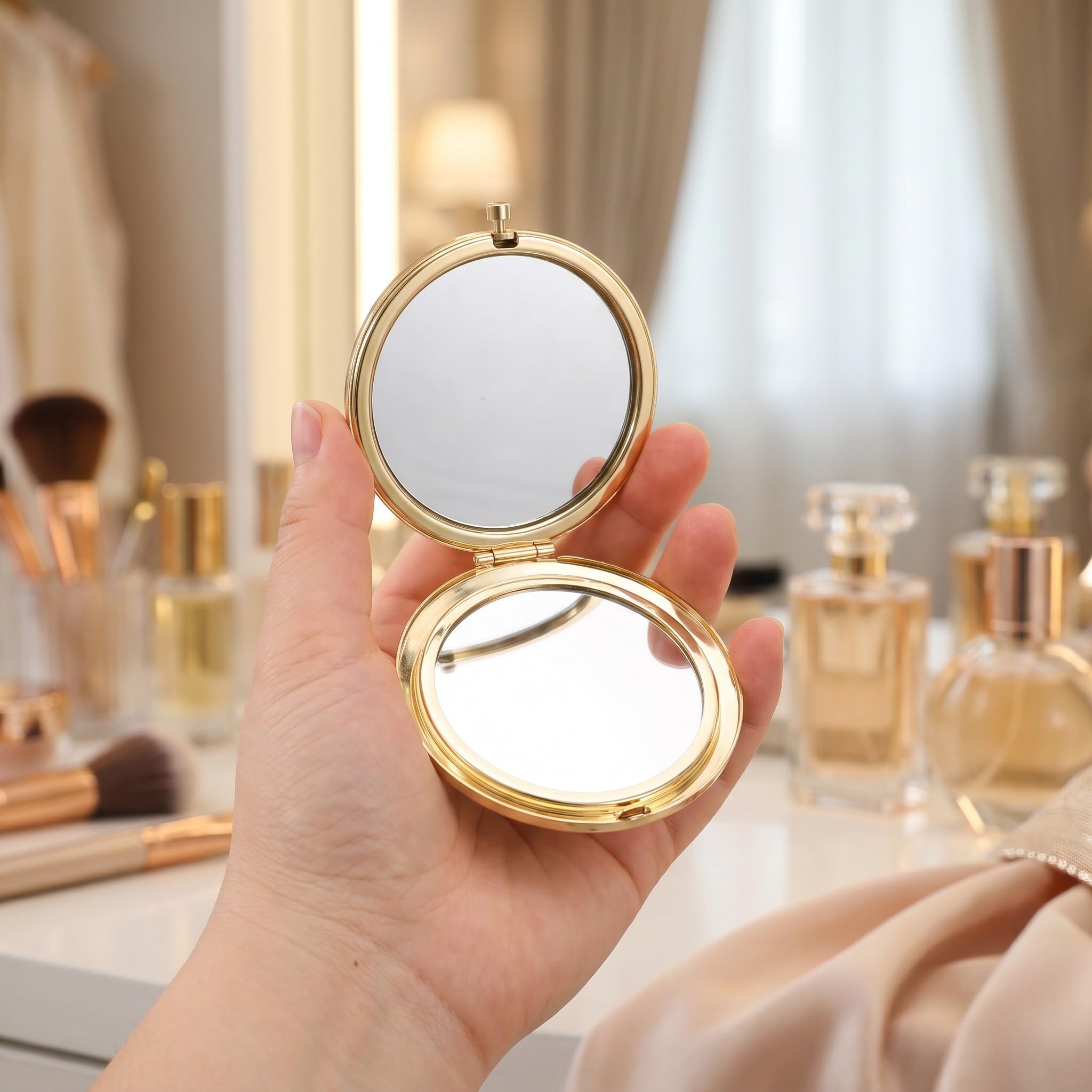 ibasenice Set di 4 specchietti da trucco tascabili dorati, specchietti da viaggio portatili a doppia faccia per borsetta, ideali per viaggi, casa, ufficio, feste e vacanze, regalo di bellezza per