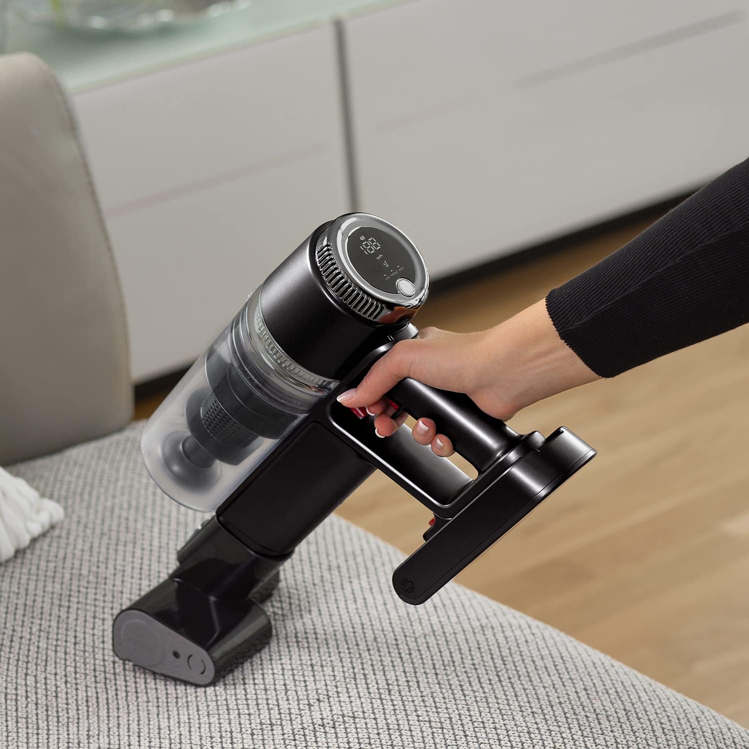 Hisense HVC6264BK handheld vacuum cleaning upholstery
