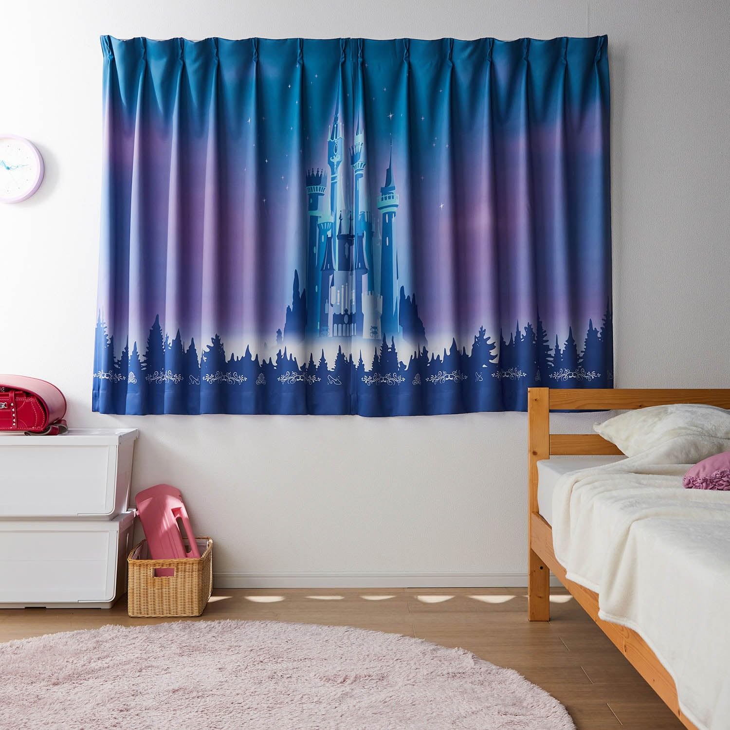 Amazon｜[ベルメゾン] ディズニー カーテン 洗える 遮光 一枚絵のよう
