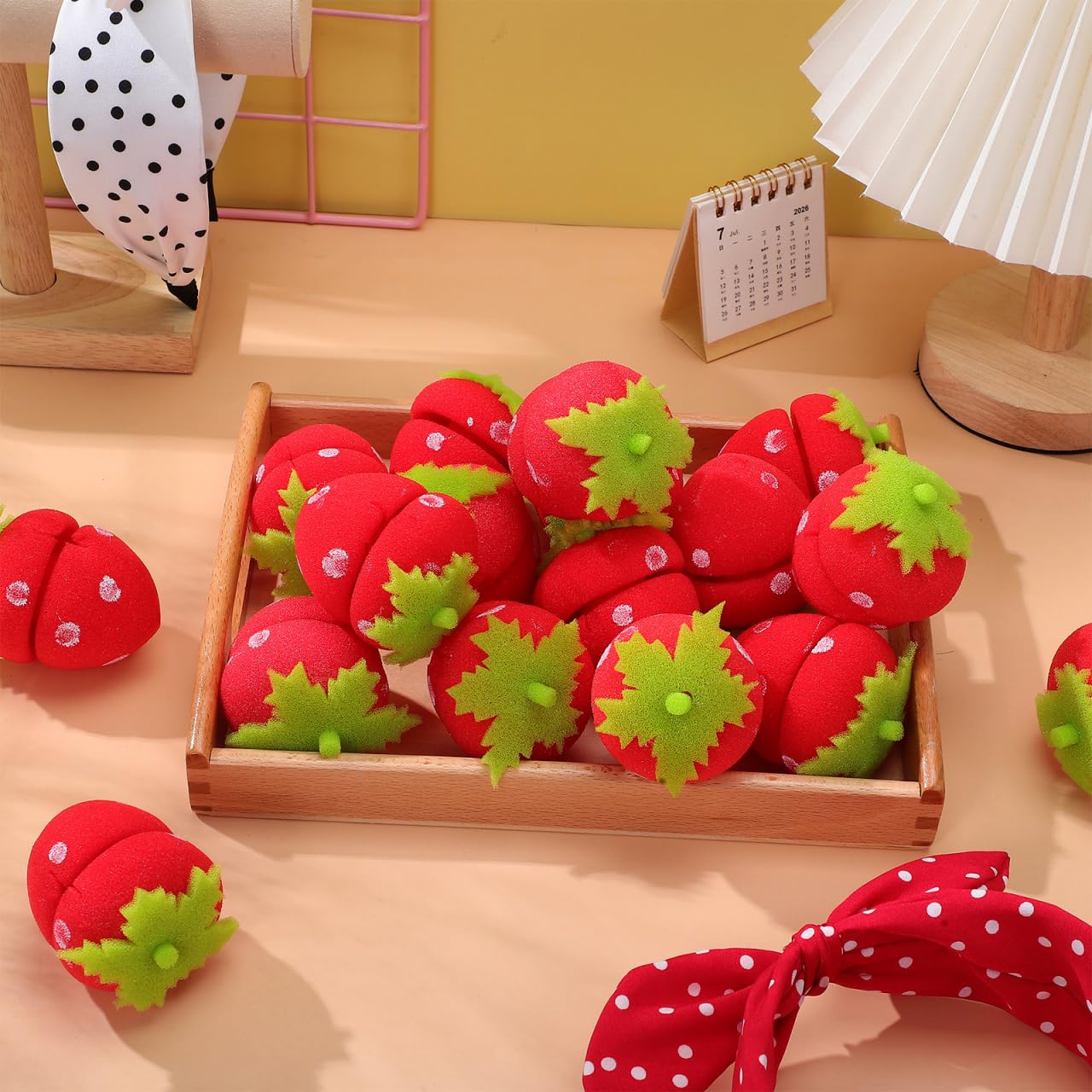 18Pcs Strawberry Sponge Hair Rollers Heatless Curlers for Sleeping Overnight Soft Foam Curlers for Natural Curls Portable Styling Tool for Women