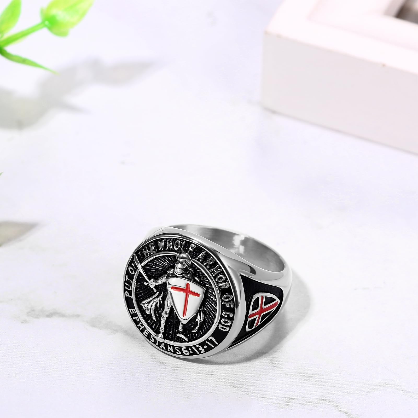 Flongo Bague Homme Chevalière Saint-Michel: Bague Chevalière Acier Inoxydable avec Inscription et Bouclier Style Biker Motard Amulette Protectrice Bijoux Religieux - Cadeau Homme Anniveraire