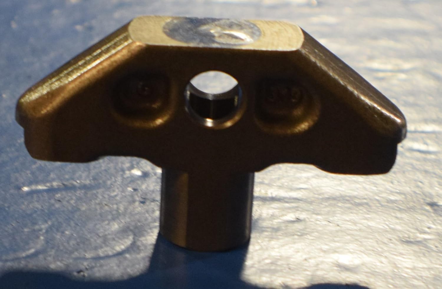 PACCAR MX13 Engine Head Crosshead Rocker Arm Valve Bridge User Manual