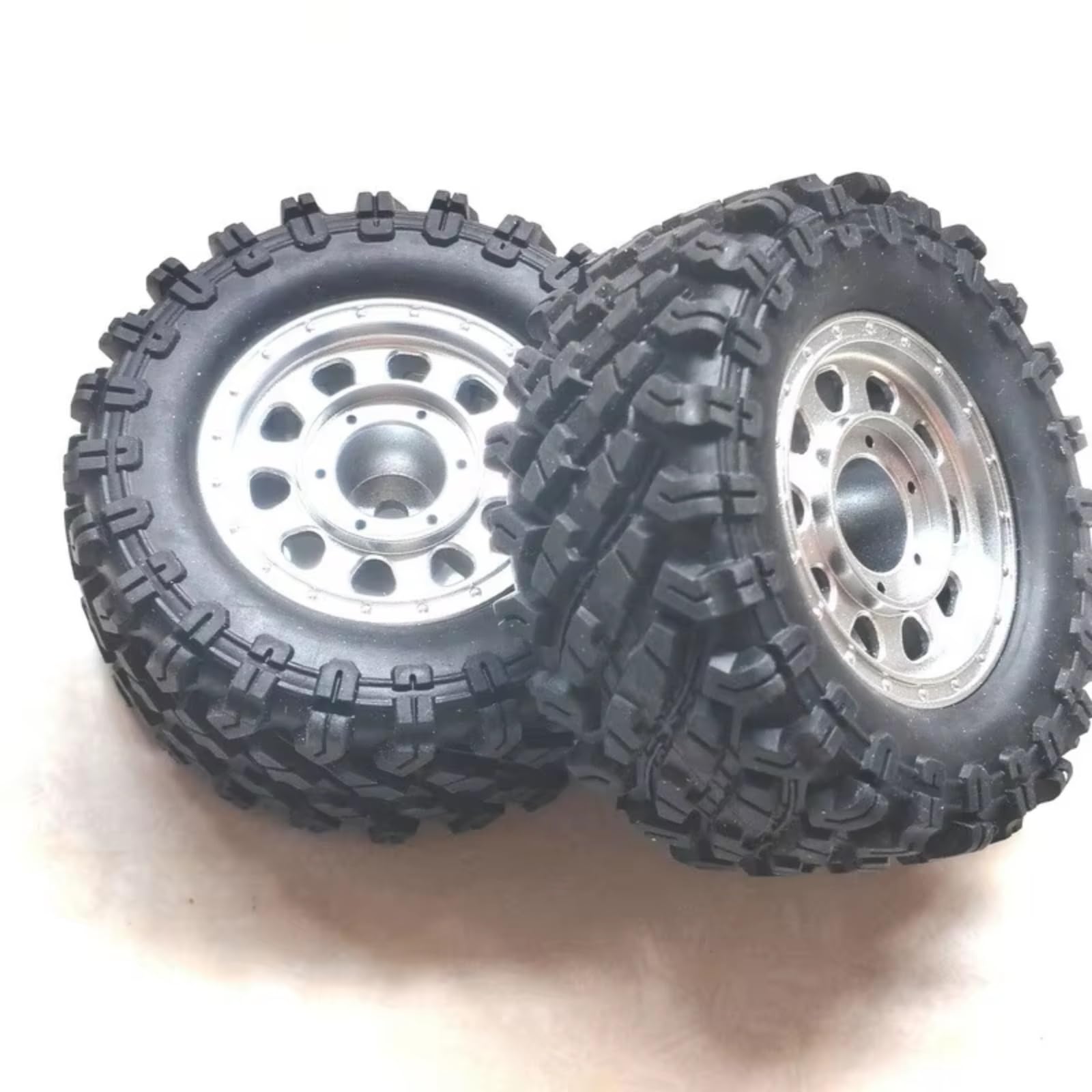 RC Gummireifen Kompatibel Mit MJX Für Hyper Go H12Y H12Y+ H12P 1/12 RC Crawler Car Truck Upgrade Teile Zubehör Räder Reifen Reifen(Silver)