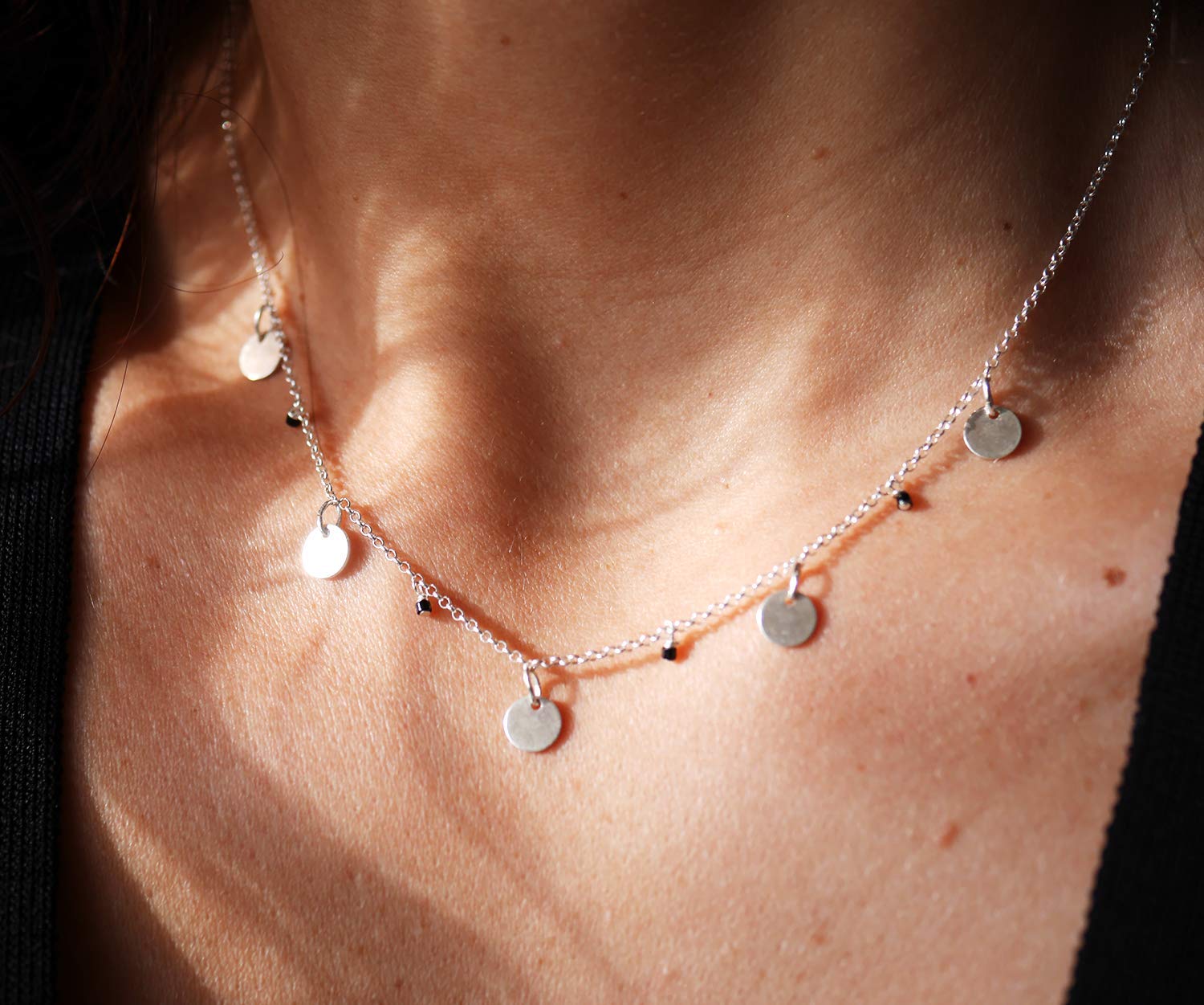 Collier cinq médailles - collier argent massif 925 - cercles argent massif - bohème-chic - boho - collier disques -perles noir