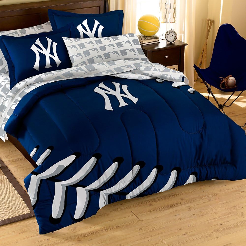 MLB New York Yankees Twin/Full Size Comforter with Sham