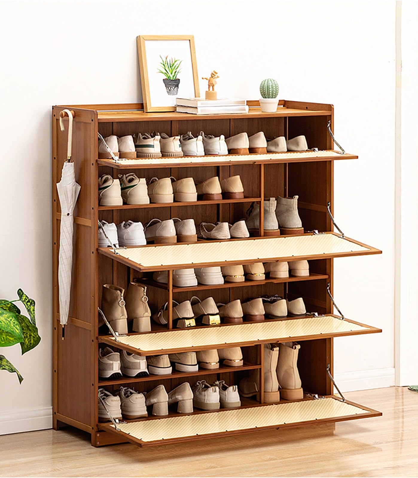 Mueble zapatero de bambú ideal para mantener limpia la entrada de casa