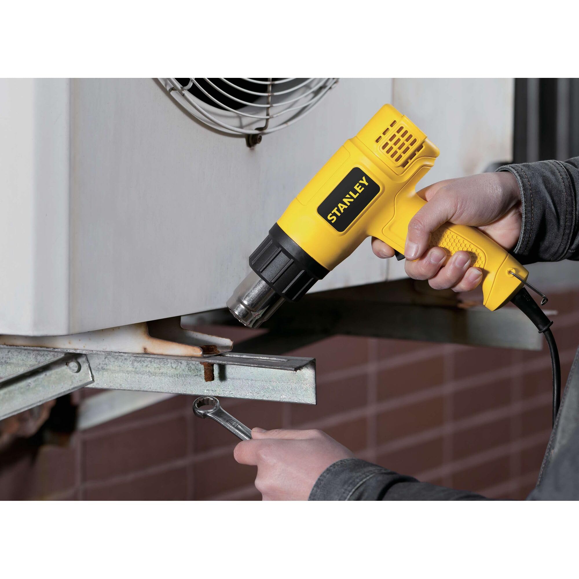 STANLEY SXH1800-IN 1800W 2-Speed Corded Heat Gun with Dual Adjustable Temperature Modes, Ergonomic Handle, 300/500 I/min Airflow, Standing Facility Allows Using Both Hands, Weight 0.6kg 4