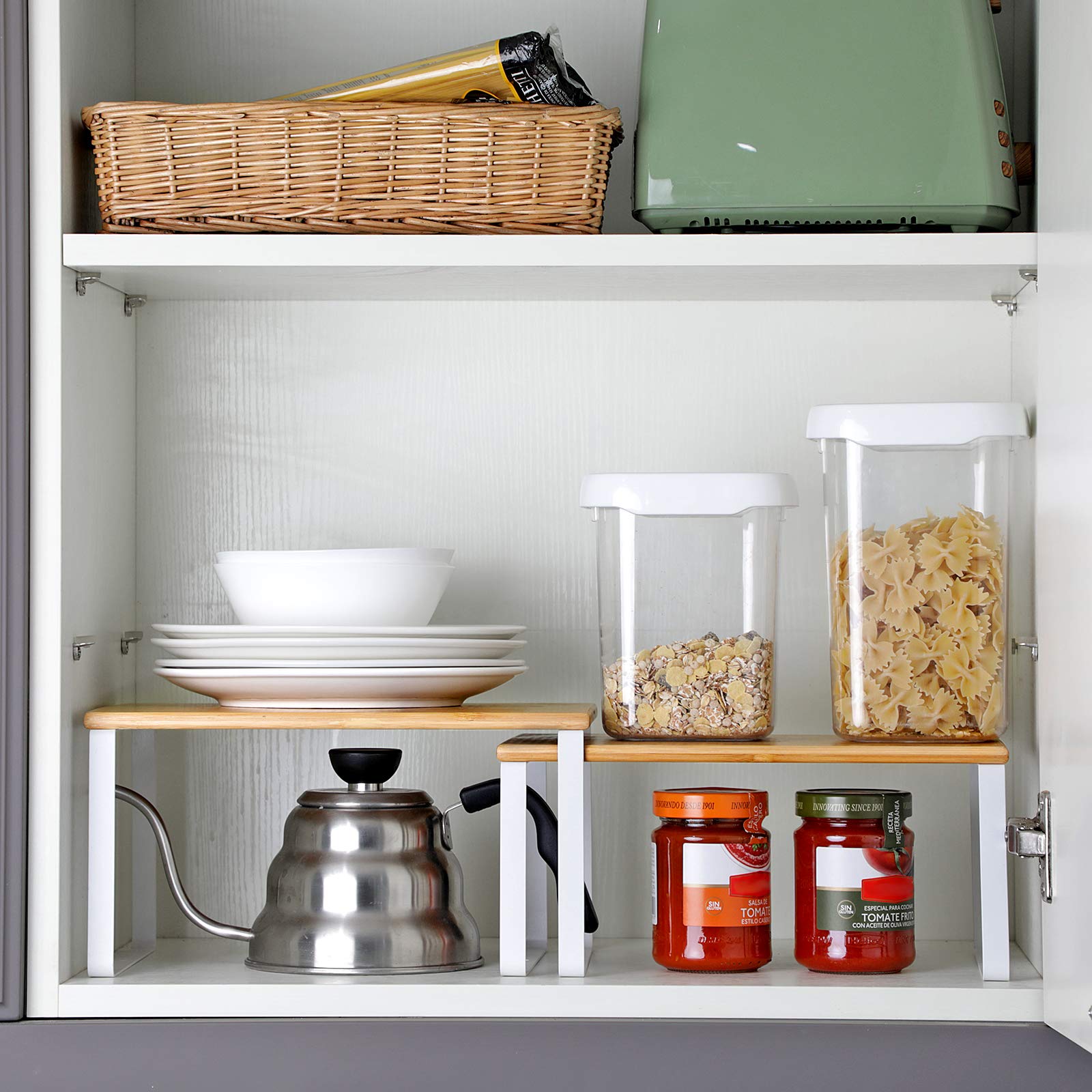 SONGMICS Organizadores de Cocina, Juego de 4 Estantes de Cocina, para Almacenamiento de Gabinete, Apilables, Expandibles, Metal y Madera de Ingeniería, Blanco y Natural KCS010N01