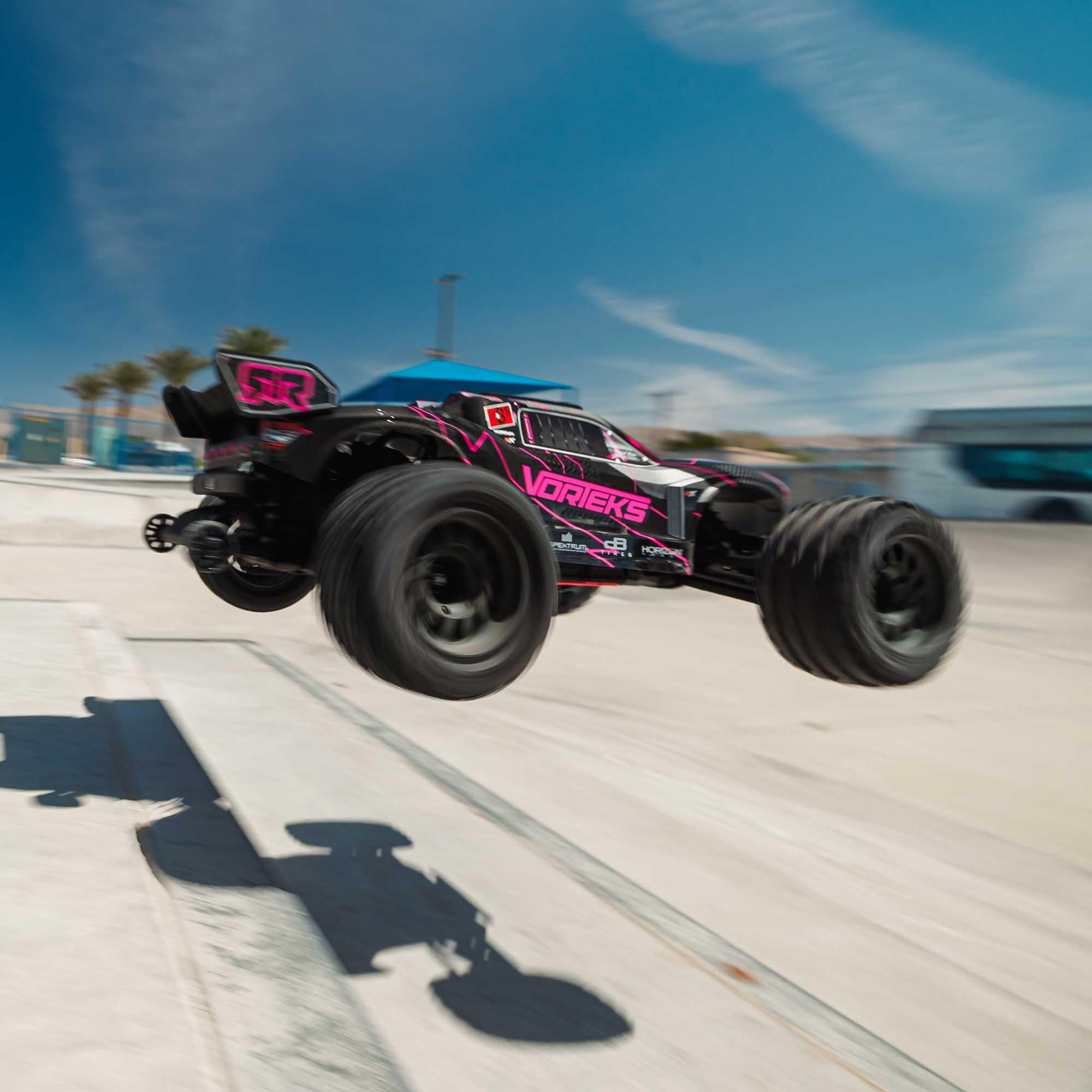 ARRMA Camión RC 1/10 VORTEKS 223S DSC 2WD RTR Camión Estadio sin escobillas, Rosa, (batería Lipo y Cargador no incluidos) ARA3505T3