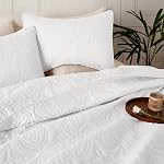 Whale Flotilla Soft King Quilt Bedding Set for All Seasons, Elegant Vintage Damask Ultrasonic Quilts Set, Lightweight Reversible Bedspread, Coverlet, Bed Cover with 2 Pillow Shams, White