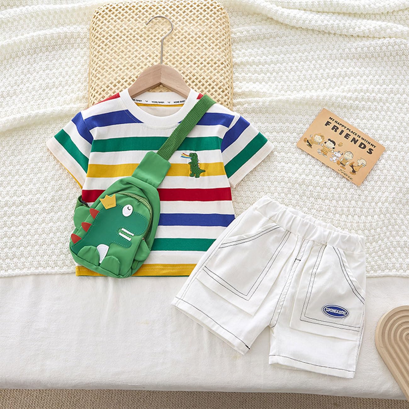 Ensemble pour Nouveau-né Garçon Haut à Rayures + Short + Sac à dos Dinosaure, T-shirt à Manches Courtes Dinosaure et Pantalon à Taille élastique pour les 1 à 7 Ans, Vert