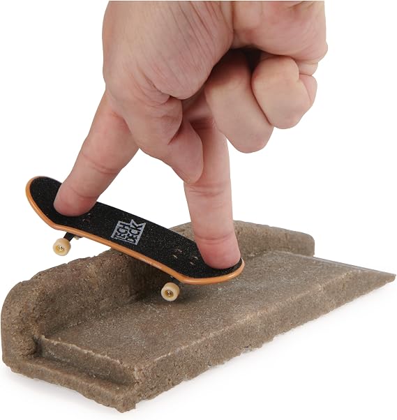 Tech Deck DIY Concrete Reusable Modelling Playset with Exclusive Enjoi Fingerboard, Rail, Moulds, Skatepark Kit, Kids Toy for Boys and Girls Aged 6 and up