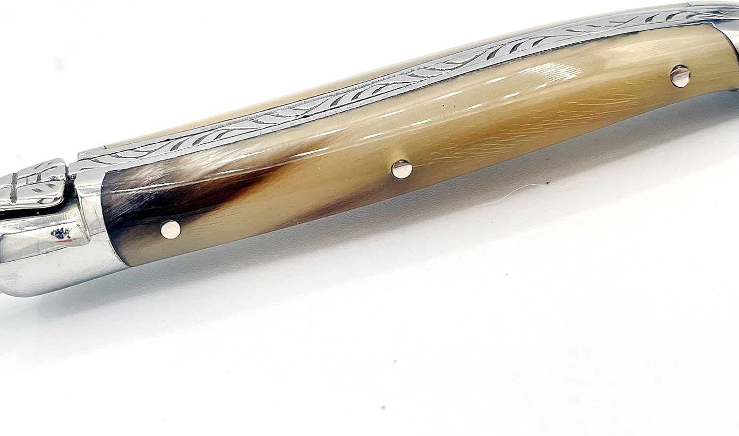 Laguiole en Aubrac Handmade Folding Pocket Knife, 3.5-in (9cm). Solid Horne Handle, Stainless Steel Shiny Bolsters