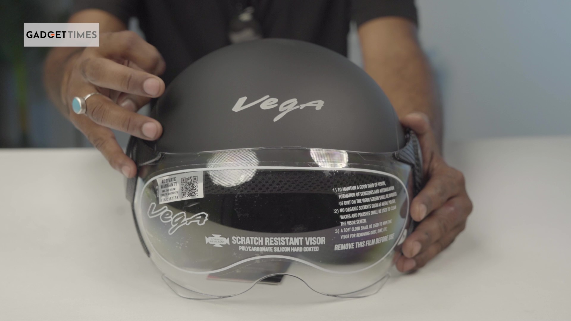 Vega Atom Dull Black Helmet-M : Amazon 