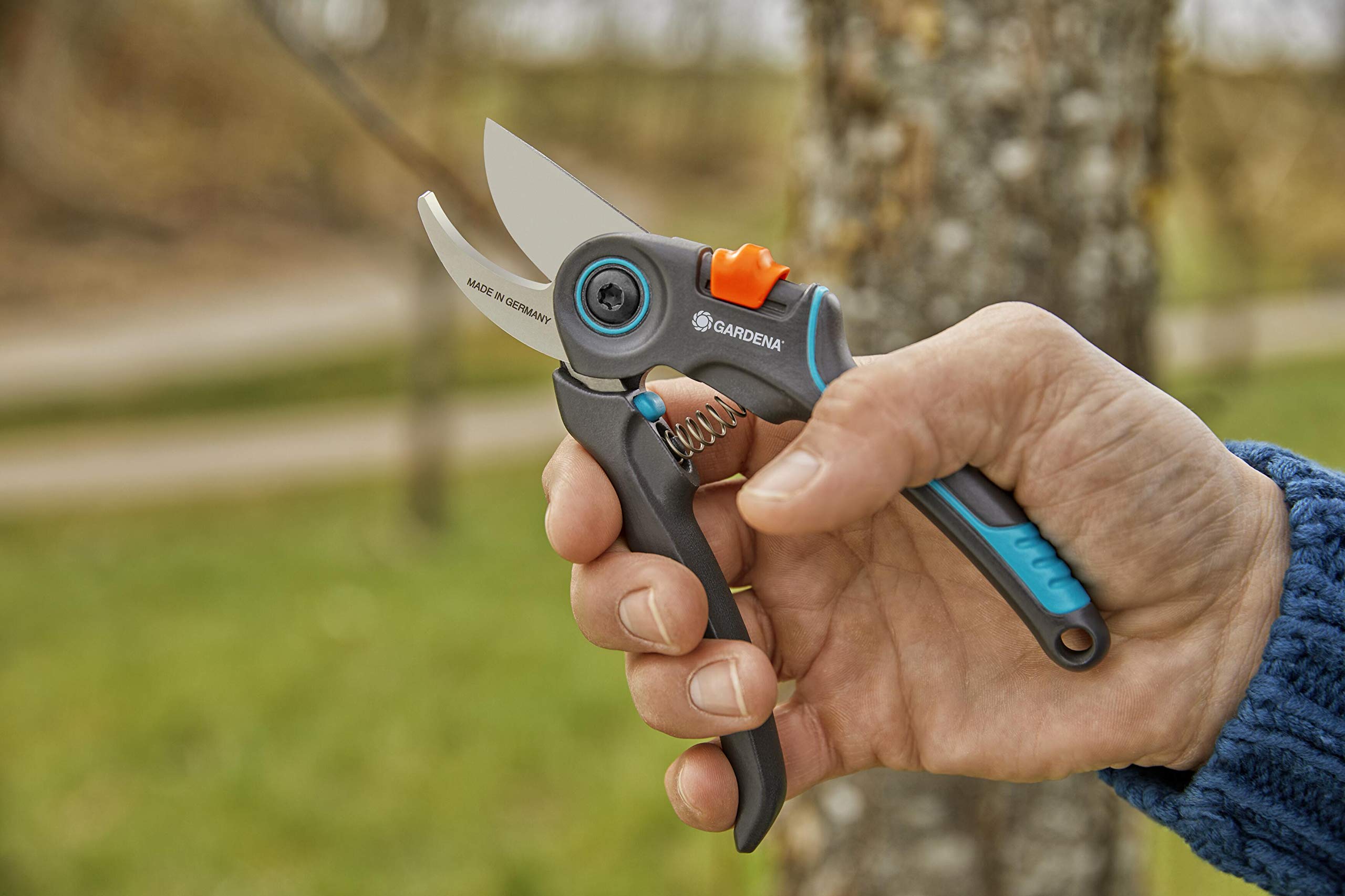Gardena Tijeras de podar ExpertCut: tijeras de podar precisas, filo de corte de desviación para ramas/árboles frutales, Ø de corte máx. de 22 mm, apertura del mango en 2 posiciones (12203-20)