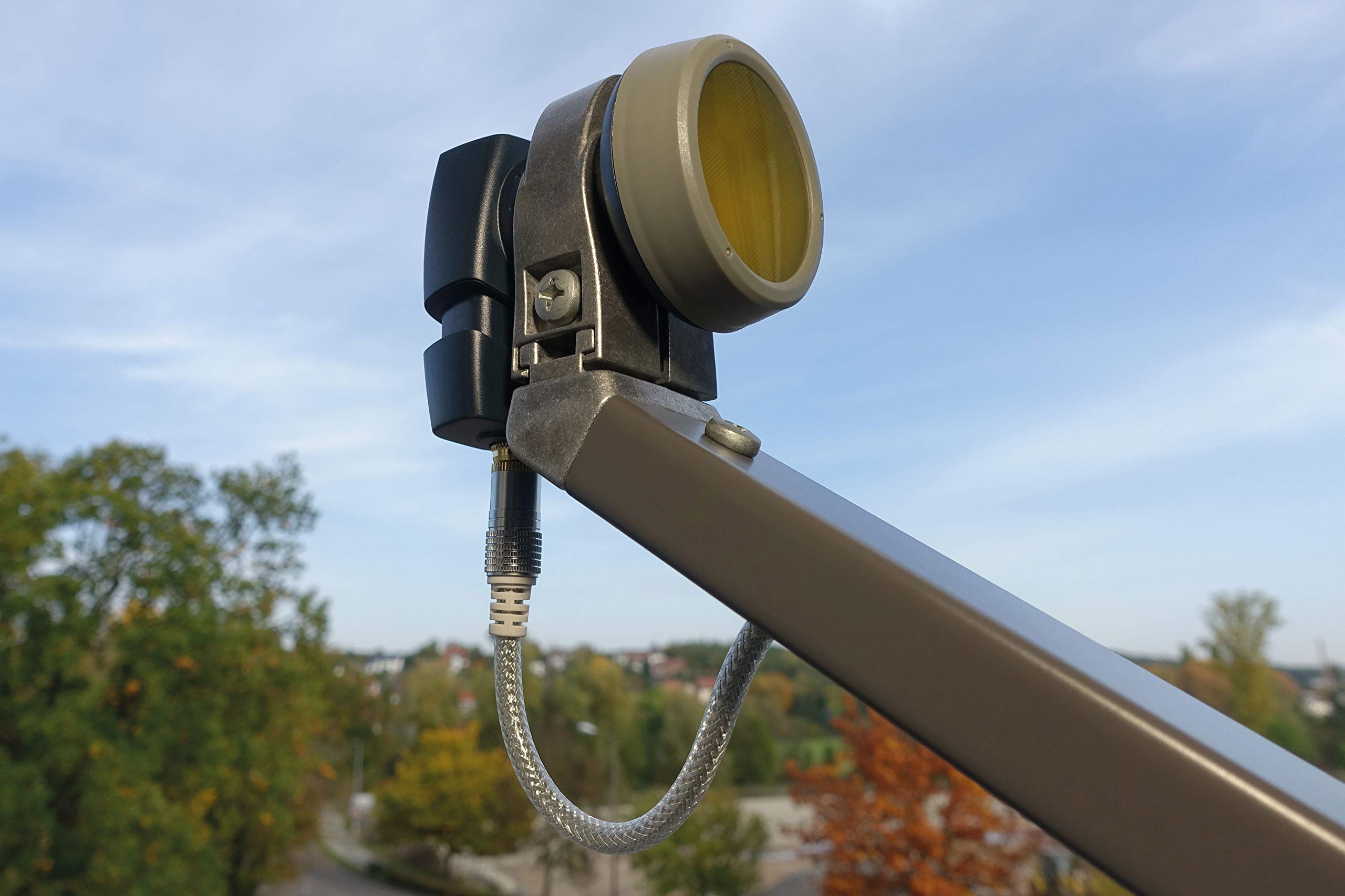 SCHWAIGER 319 Single LNB Low Noise Blockconverter Sun Protect Tapa LNB Digital Resistente al Calor Accesorios para Antenas parabólicas protección contra la Intemperie contactos Dorados Antracita