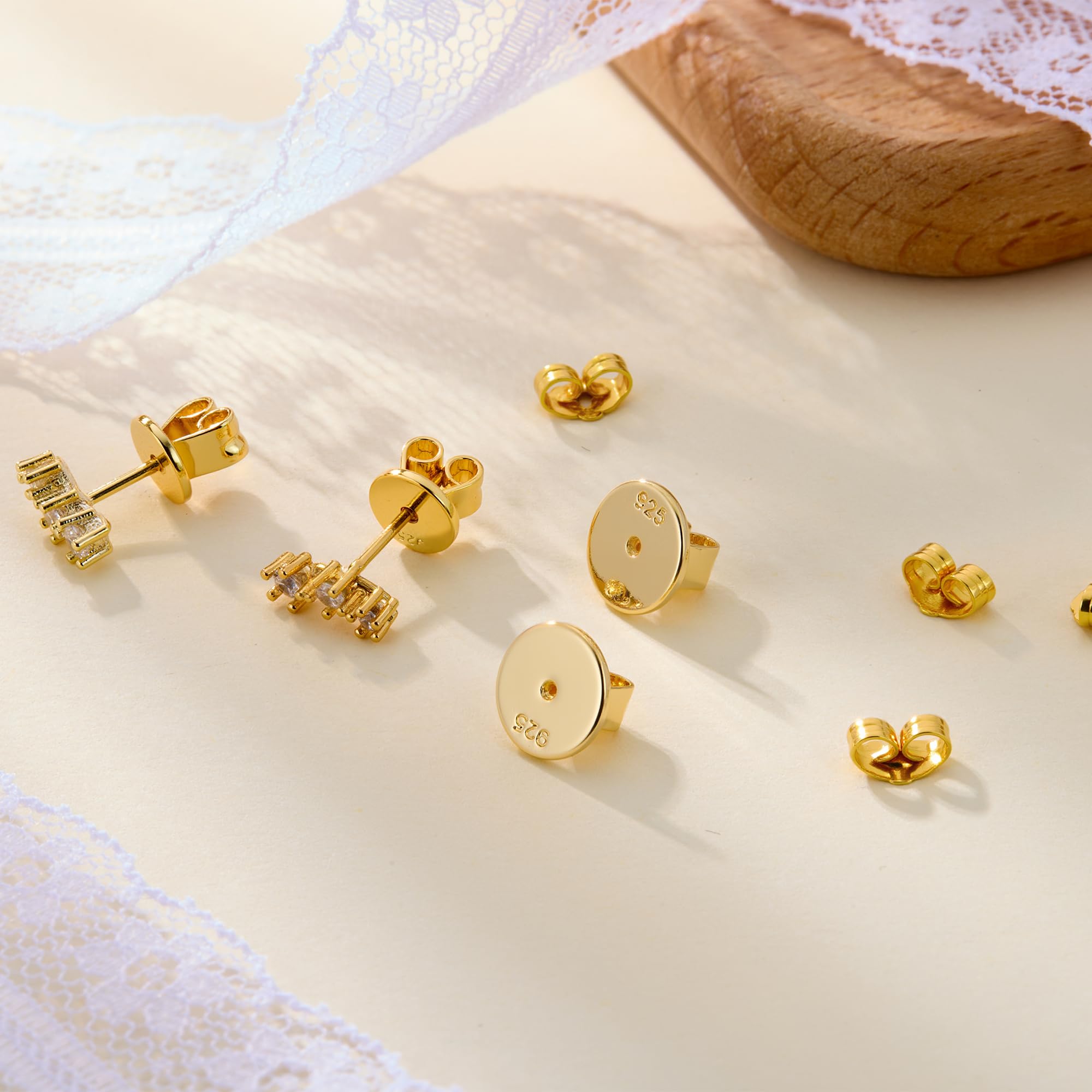 ALEXCRAFT 4Paar 925 Sterling Silber Ohrringverschlüsse, 14K Vergoldete Ohrstöpsel Sicher Ohrstecker verschlüsse Ersatz für Pfosten Schmetterlings Ohrringverschlüsse Flache Ohrsteck Ohrring Stopper