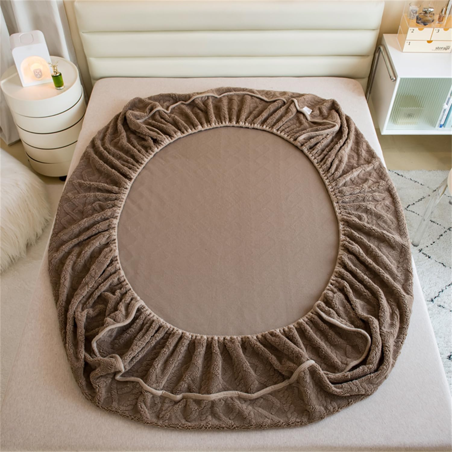 Mattress Protector, Flannel Velvet Fitted Sheet, Breathable Soft Mattress Pad Cover with Deep Pocket for 6-18 inches Mattress, Suitable for Season (Coffee,Full)