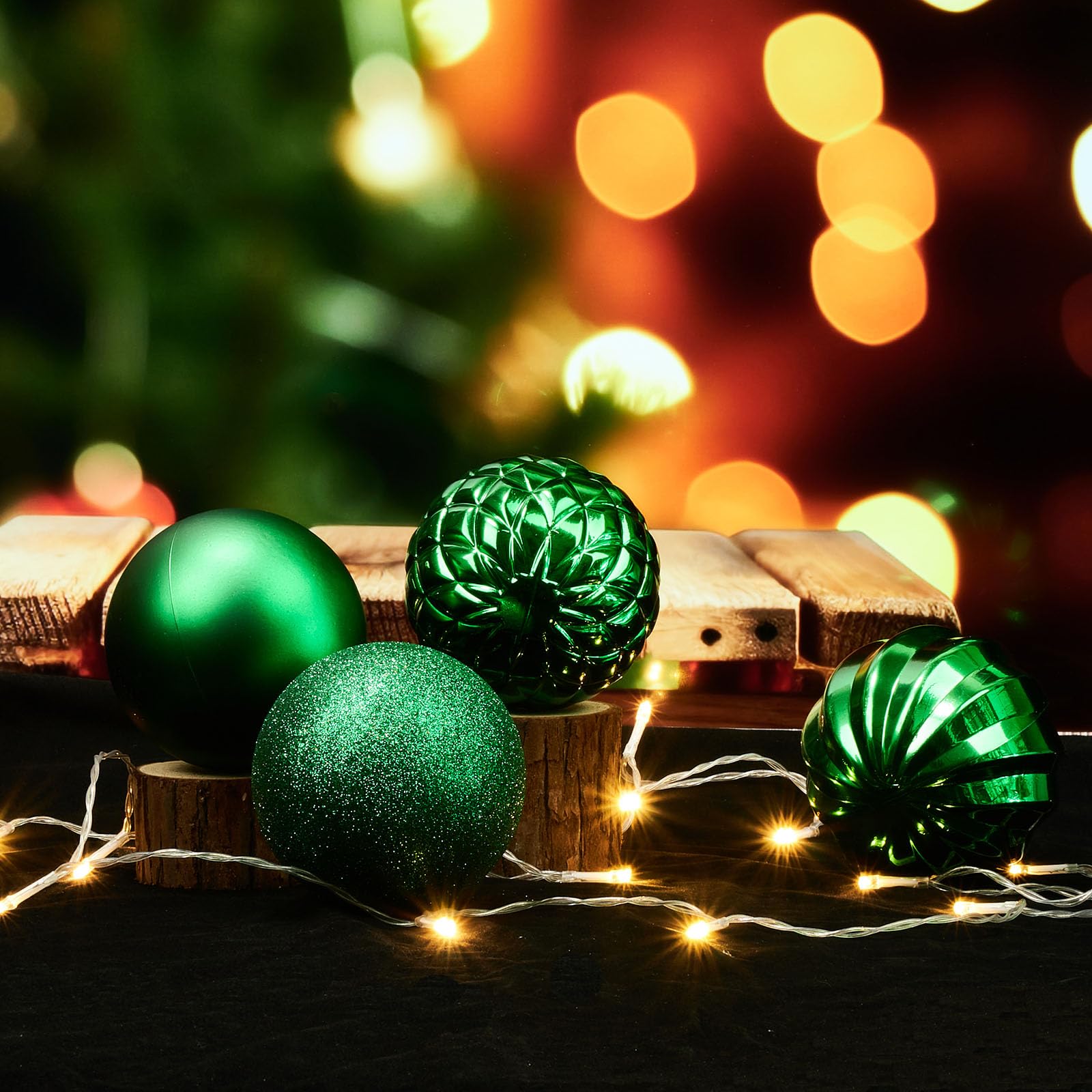 Emopeak 4Pcs Christmas Balls Ornaments for Xmas Christmas Tree - 4 inch Shatterproof Christmas Tree Decorations Hanging Ball for Holiday Wedding Party Decoration