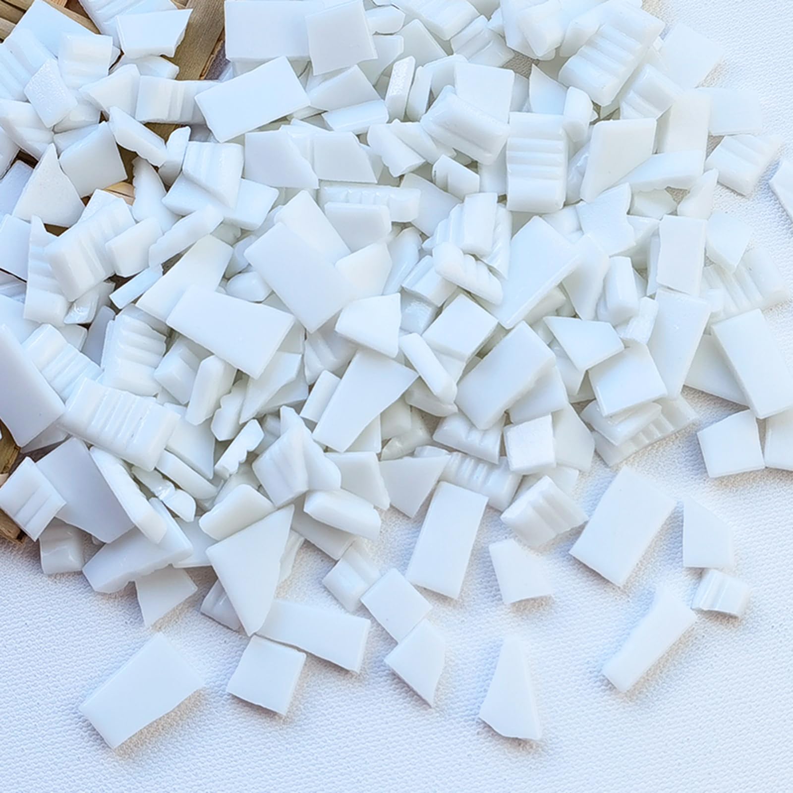 Pezzi Vetro Mosaico Piastrelle Ceramica Mosaico Particelle Irregolari per Progetti Artistici Decorazione Casa Progetti Fai-da-te-Pure white||1000g/960pcs