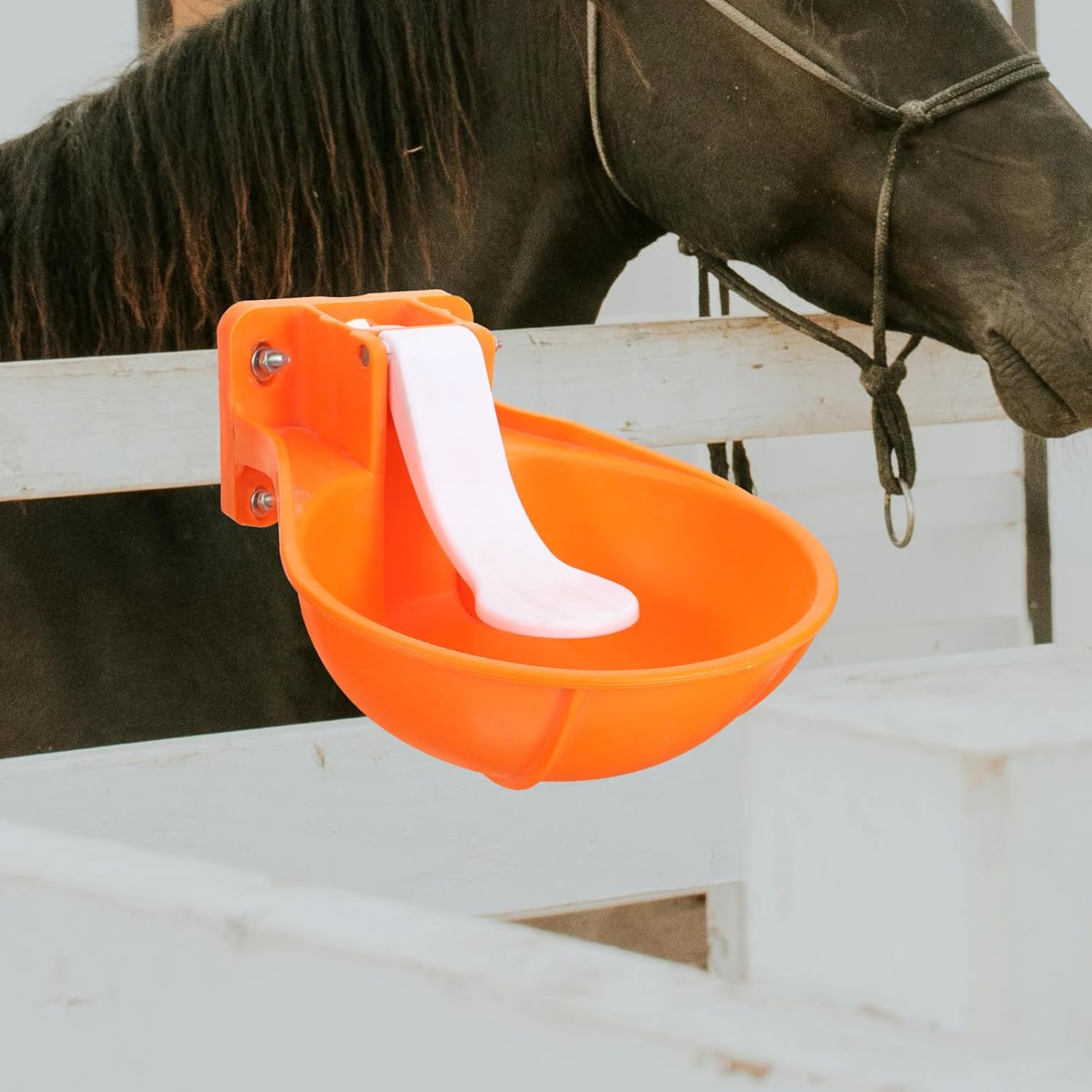 Plastic Cow Waterer Automatic Livestock Water Tank Large Capacity Easy to Use Maintain
