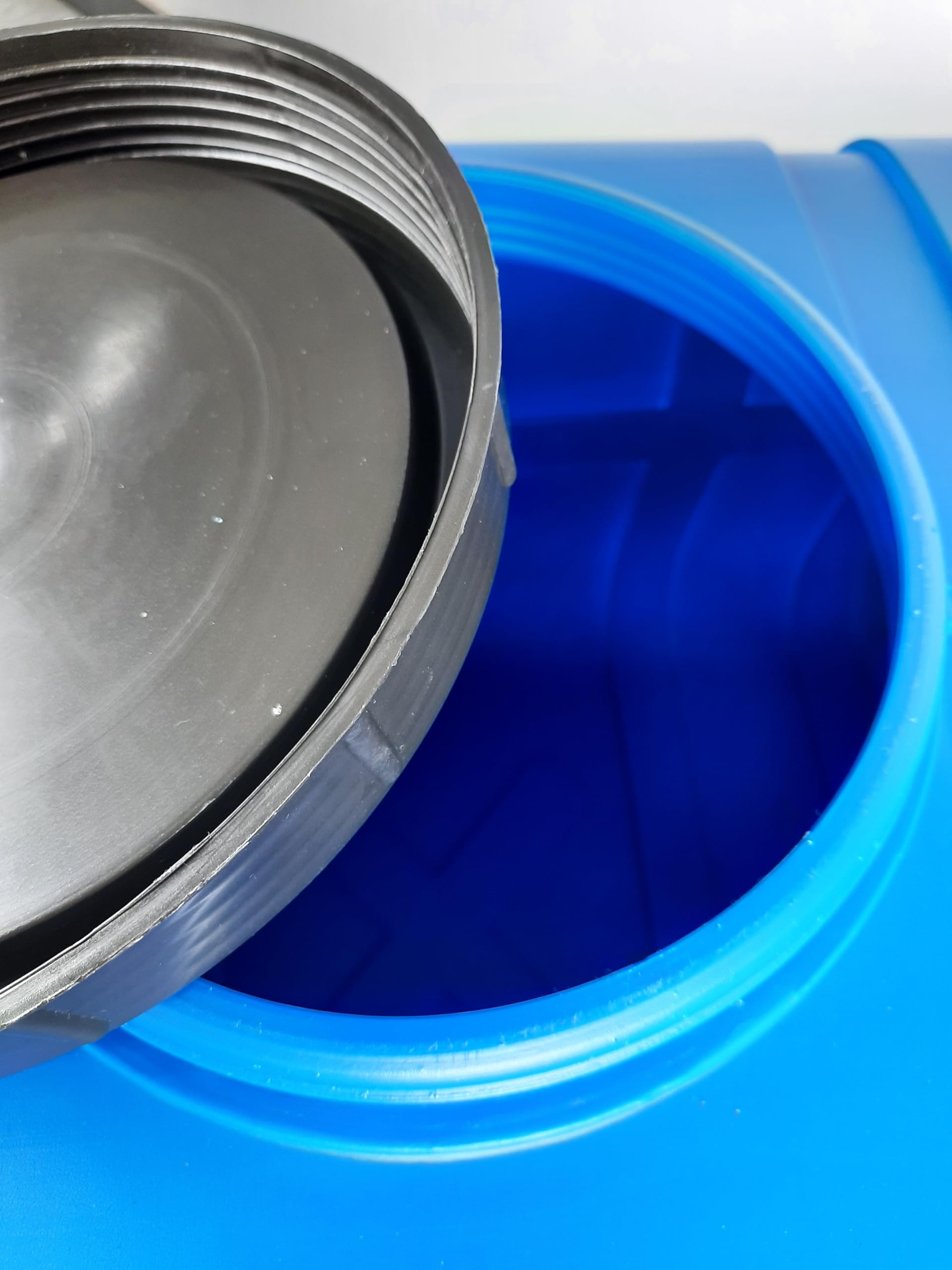F & R Wassertank 280 Liter, Wasserbehälter mit Deckel & Zapfhahn, Wasserspeichertank aus Kunststoff, Großbehälter für Haushalt, Gewerbe & Industrie, Container für Wasser, Frischwassertank, Blau