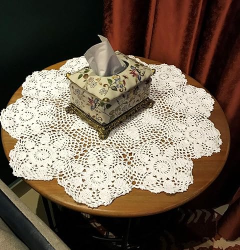 Vista 18 de Manteles redondos de encaje hechos a mano de color beige de ganchillo de algodón de 35 pulgadas.