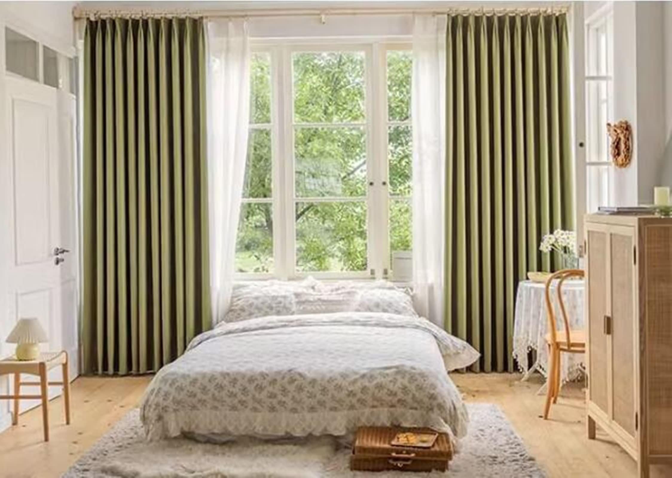 Daesar Tende Coprenti Oscuranti 160 cm Altezza, 2 Pannelli Tende Stanza da Letto Ciniglia con Ganci Struttura Strisce Tinta Unita Tenda Elegante Soggiorno 96x160 cm, Verde Oliva