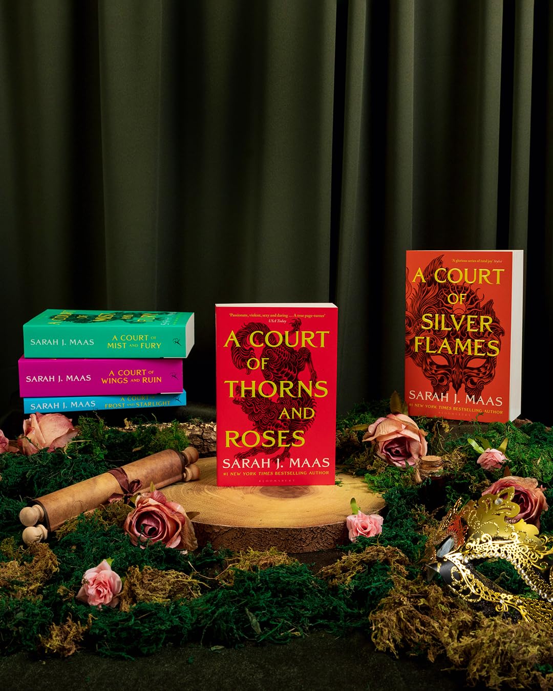 A Court of Thorns and Roses Paperback Box Set (5 books)