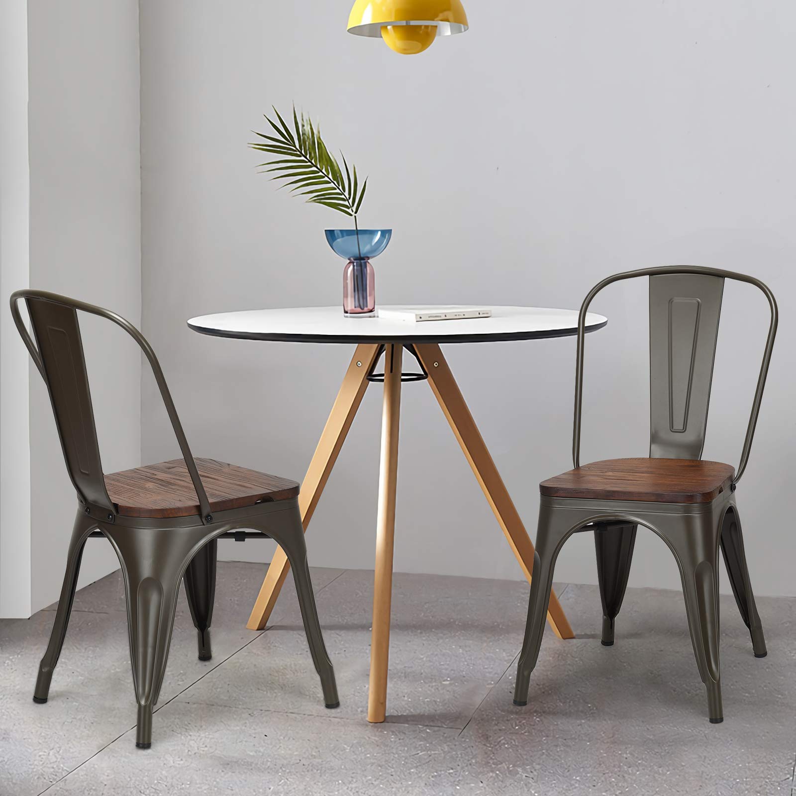 GOPLUS Lot de 4 Chaises en Métal Salle à Manger, Chaises avec Assise de Style Industriel, Vintage en Bois Massif, Tabouret Empilable avec Dossier pour Jardin Balcon (Vintage)