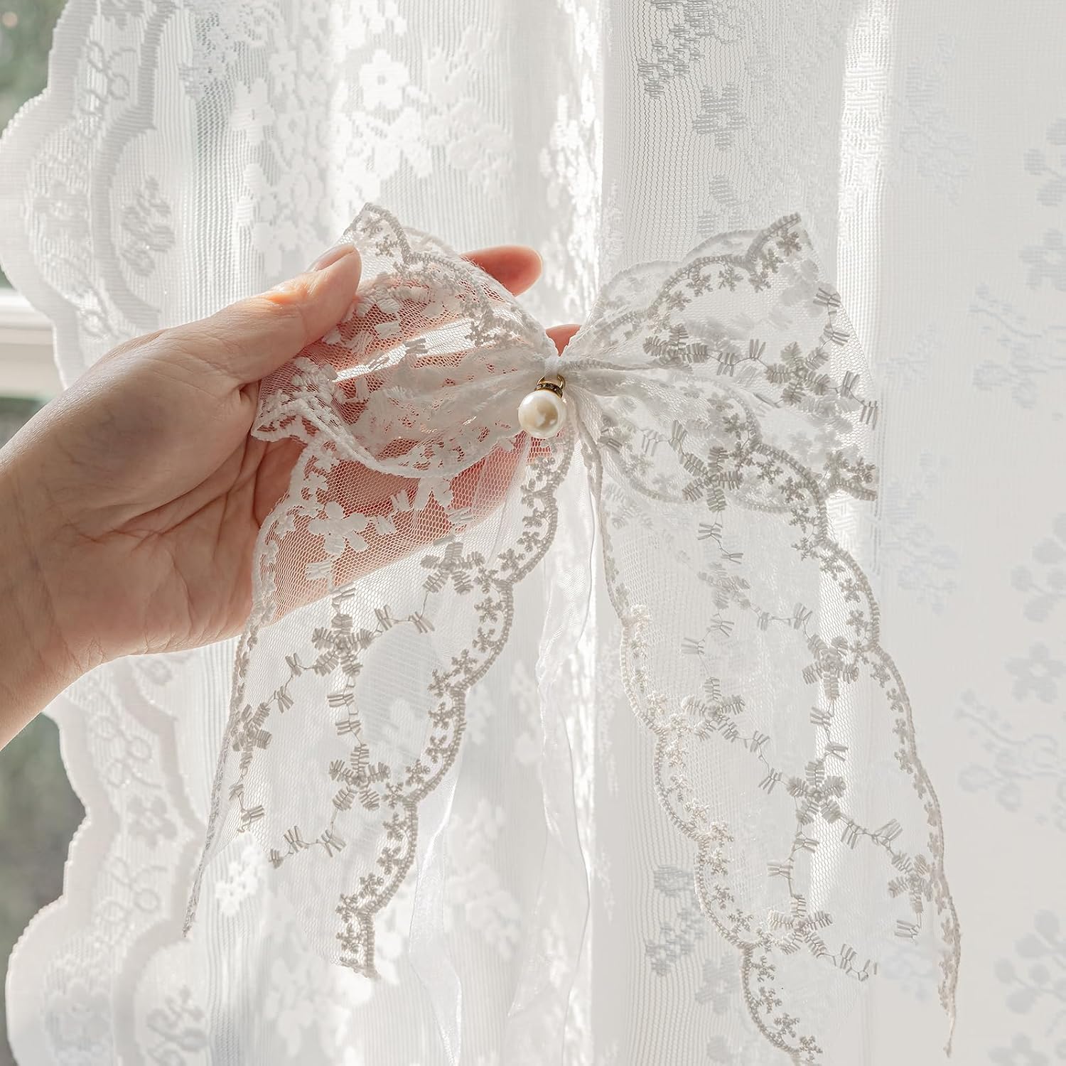 Anmao 2 Pack White Lace Curtain Tiebacks with Pearl Butterfly, Vintage Elegant Bow Ribbon for Curtains, Handmade Decorative Rope, Romantic Home Décor Gift for Living Room Bedroom