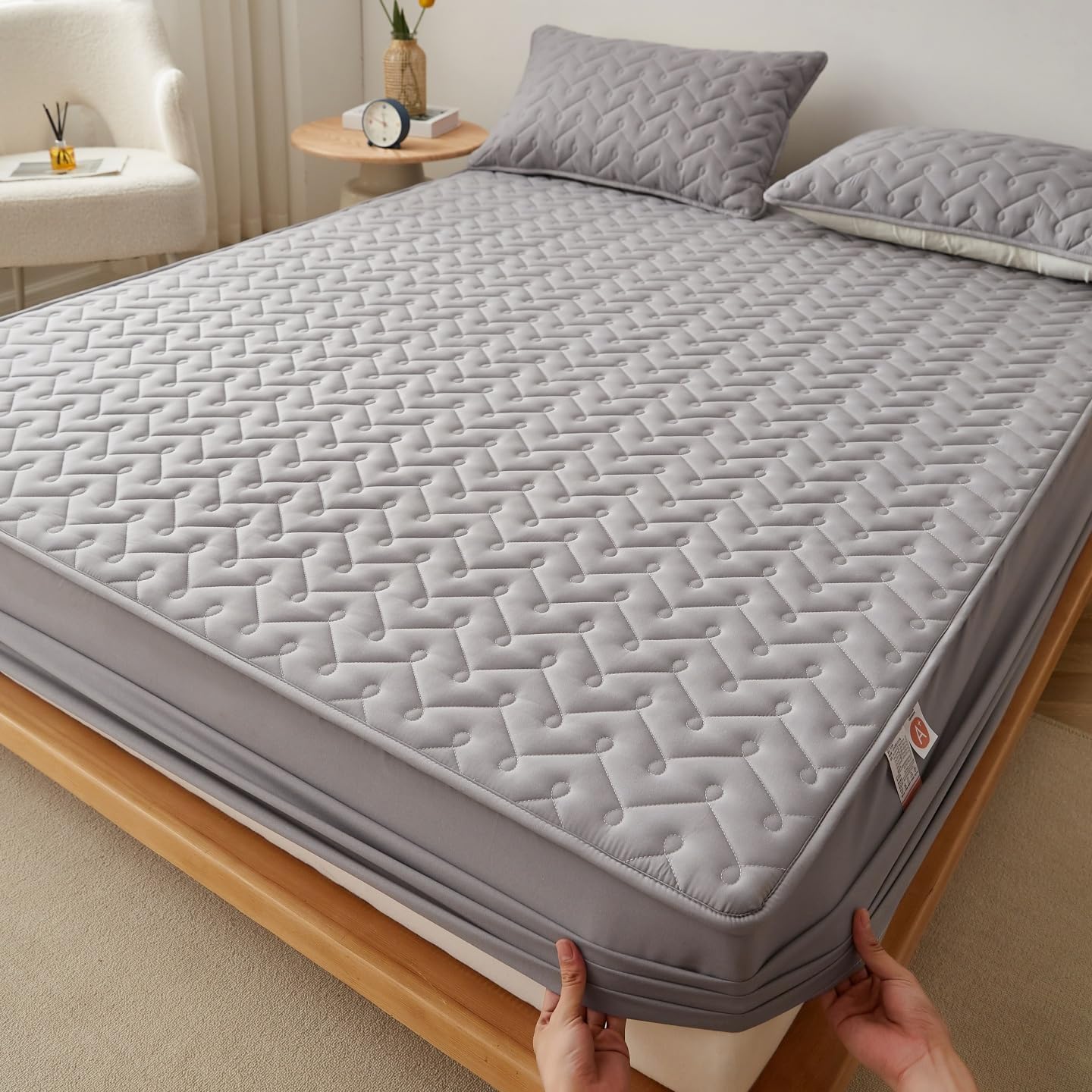 Mattress Protector, Soft Bed Grey Mattress Cover, Breathable Mattress Pad Cover with Deep Pocket 6"- 11", Noiseless Washable (Queen 60"x80",Dark Gray)